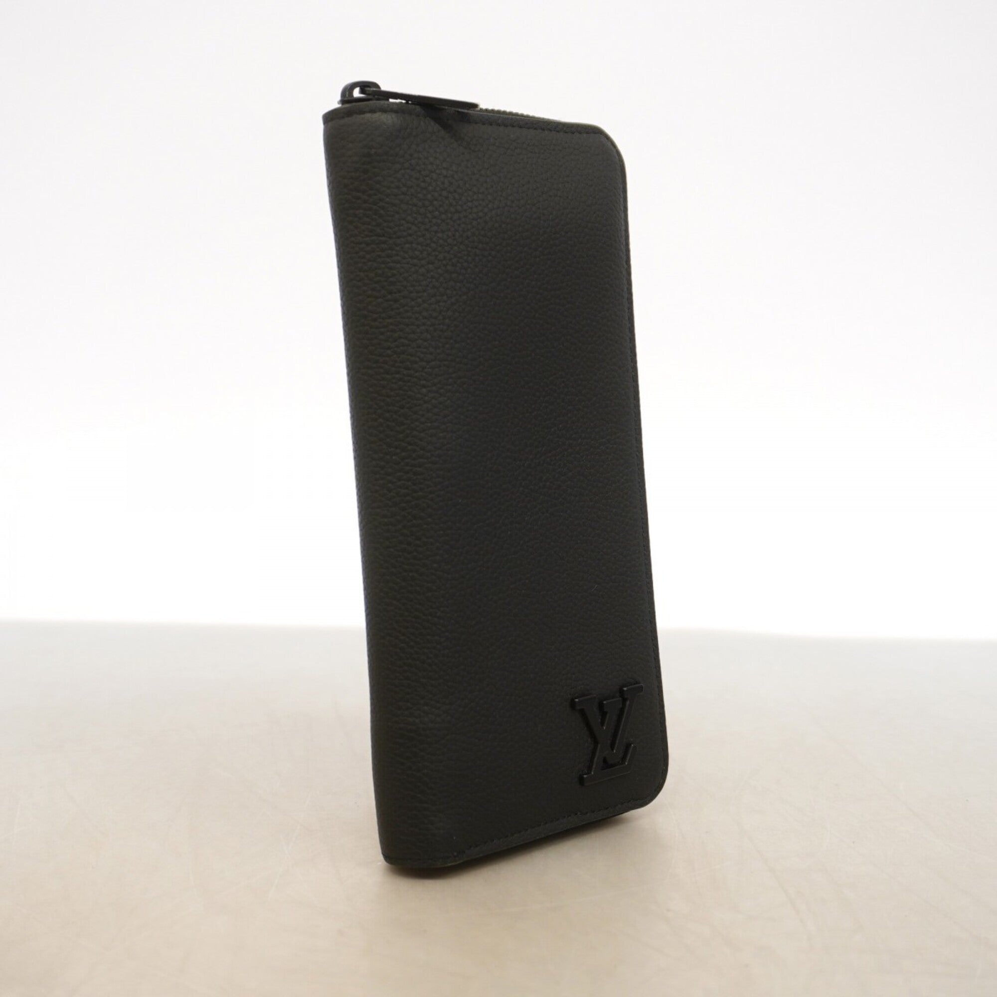 Louis Vuitton Noir Long Wallet (Bi-Fold) (Pre-Owned)