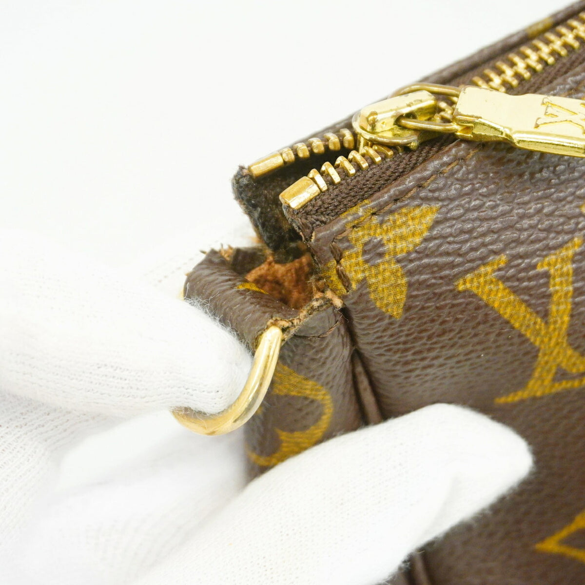 Louis Vuitton Brown Pouch (Pre-Owned)