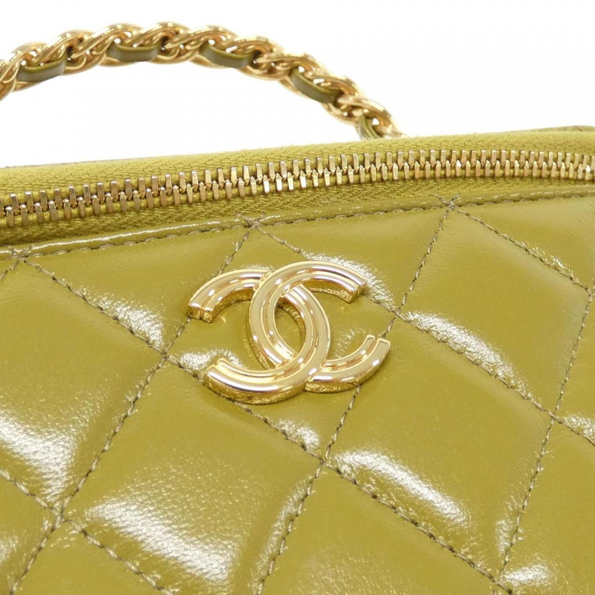 Chanel Green Leather Handbag (Pre-Owned)
