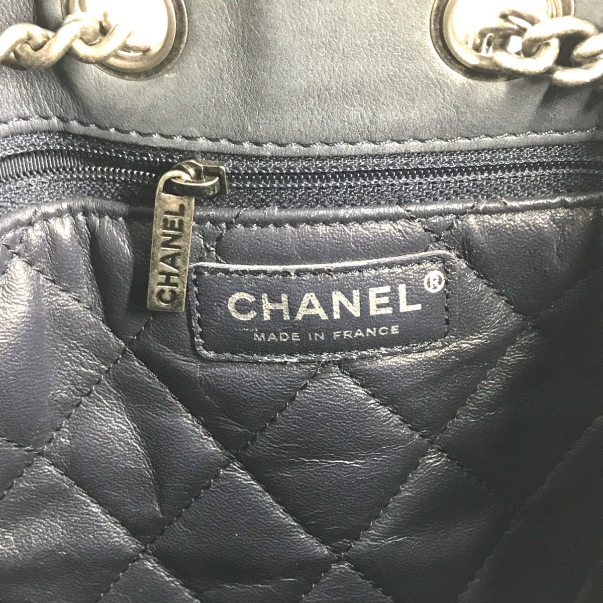 Chanel Blue Leather Shoulder Bag (Pre-Owned)