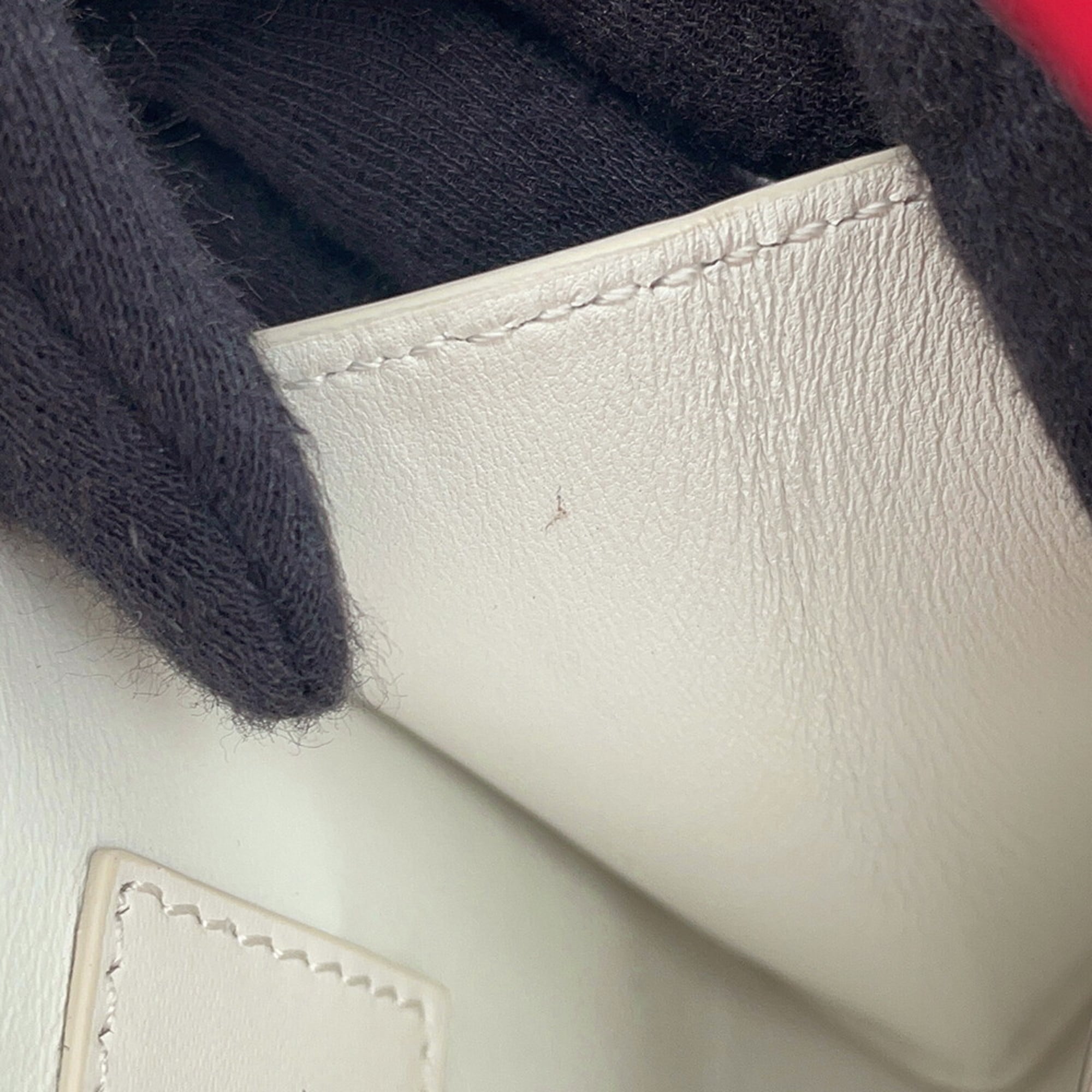 Fendi Red Color White Leather Handbag Shoulder Bag (Pre-Owned)