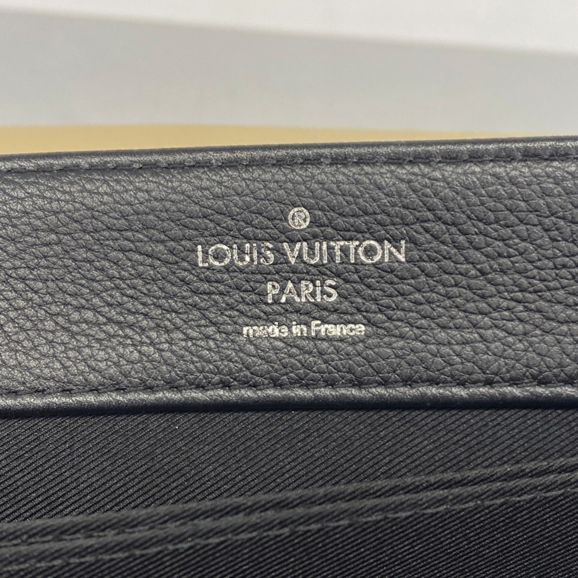 Louis Vuitton Noir Vanilla Handbag (Pre-Owned)