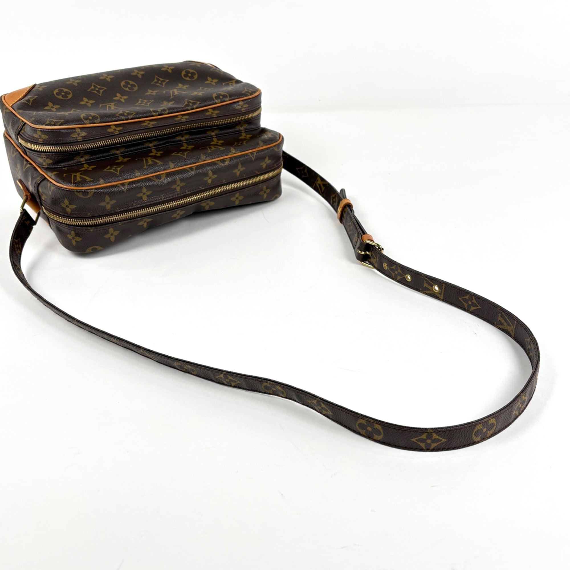 Louis Vuitton Brown Monogram Monogram Shoulder Bag (Pre-Owned)