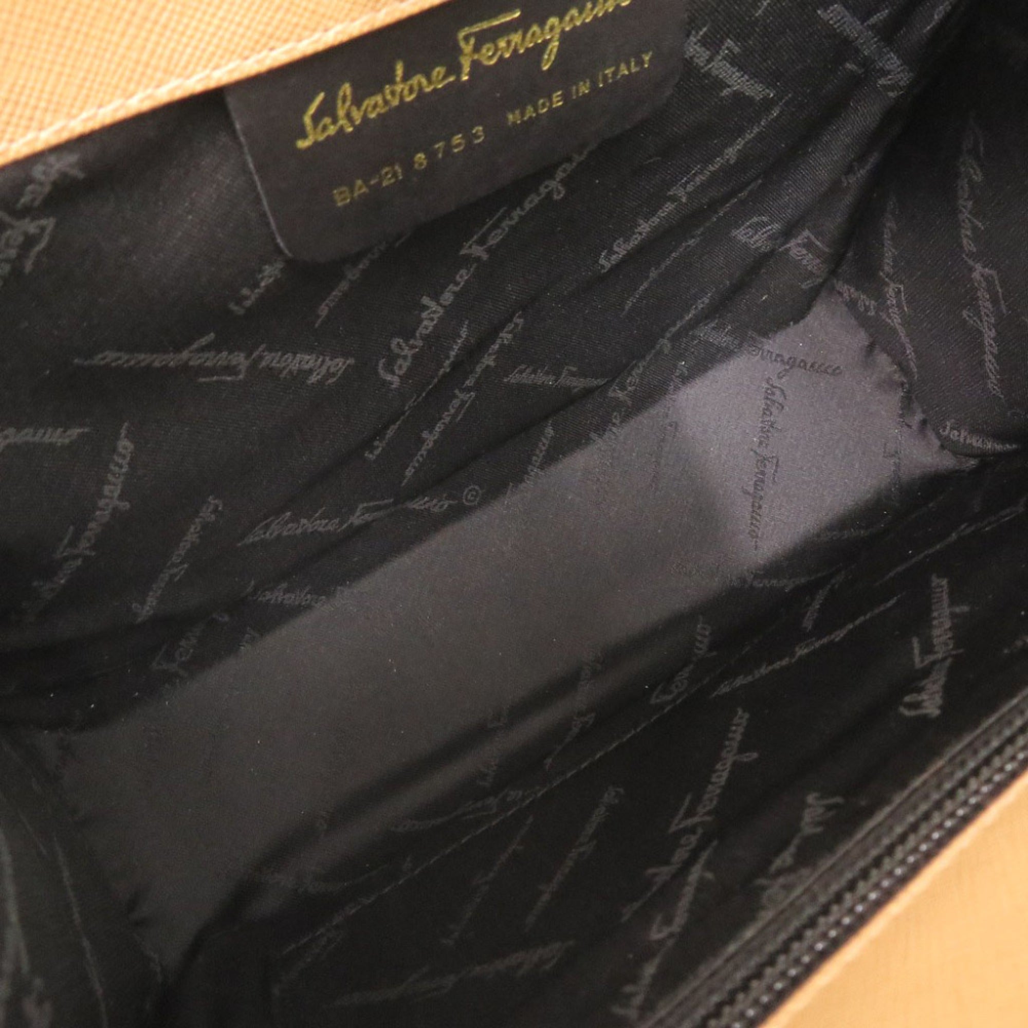 Salvatore Ferragamo Beige Leather Shoulder Bag (Pre-Owned)