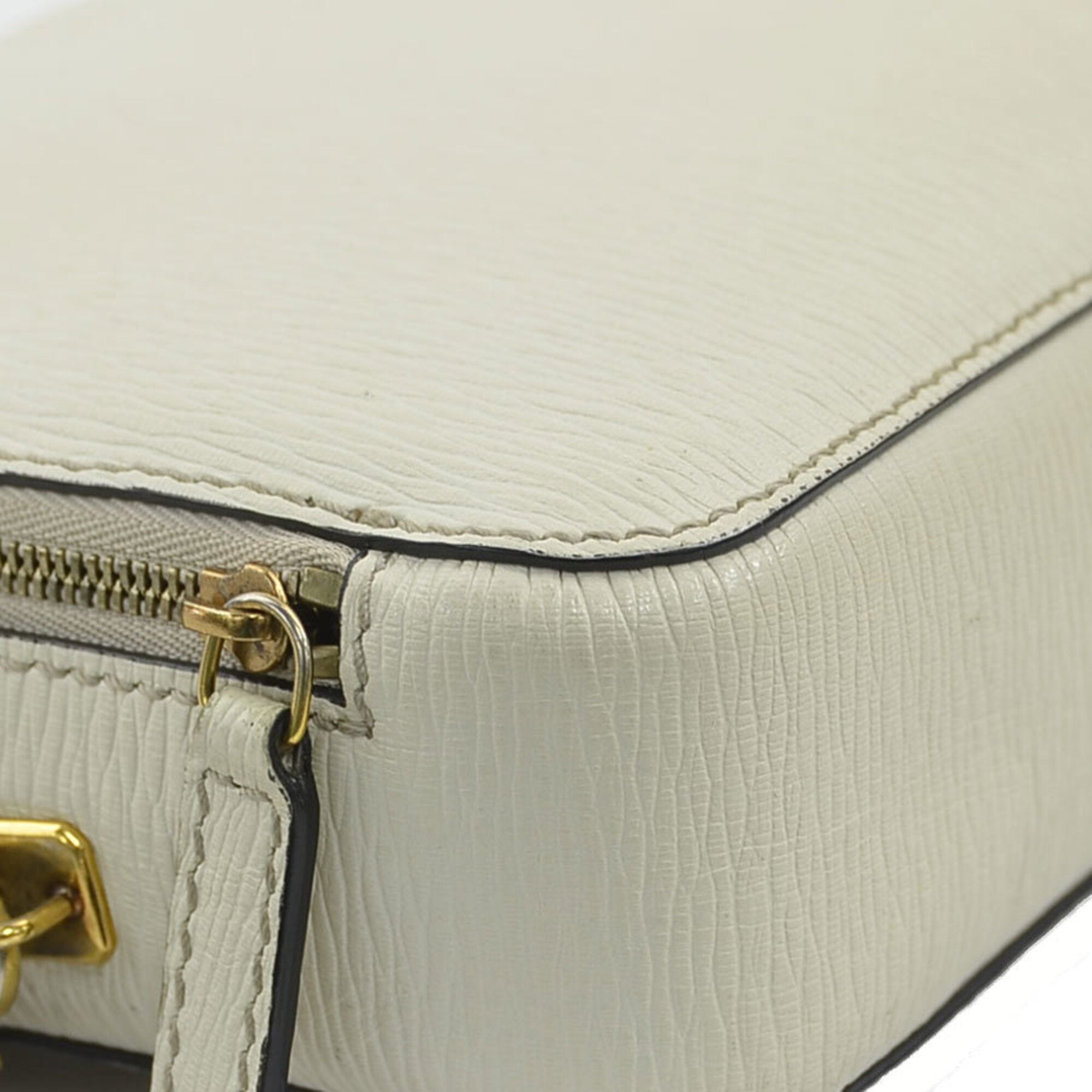Salvatore Ferragamo Ivory Leather Clutch Bag (Pre-Owned)