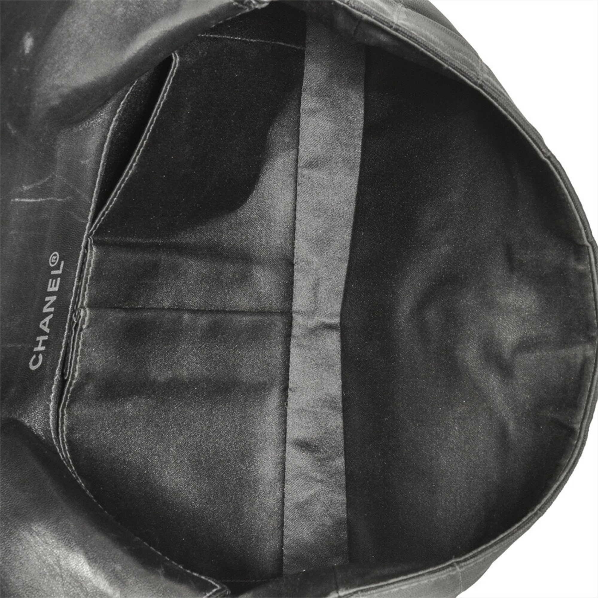 Chanel Black Nylon Shoulder Bag (Pre-Owned)