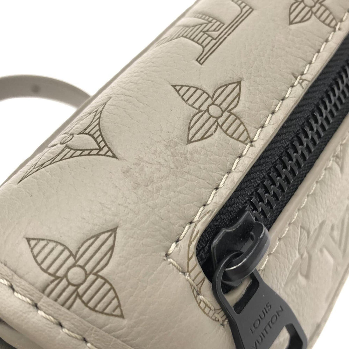 Louis Vuitton Beige Black Leather Shoulder Bag (Pre-Owned)