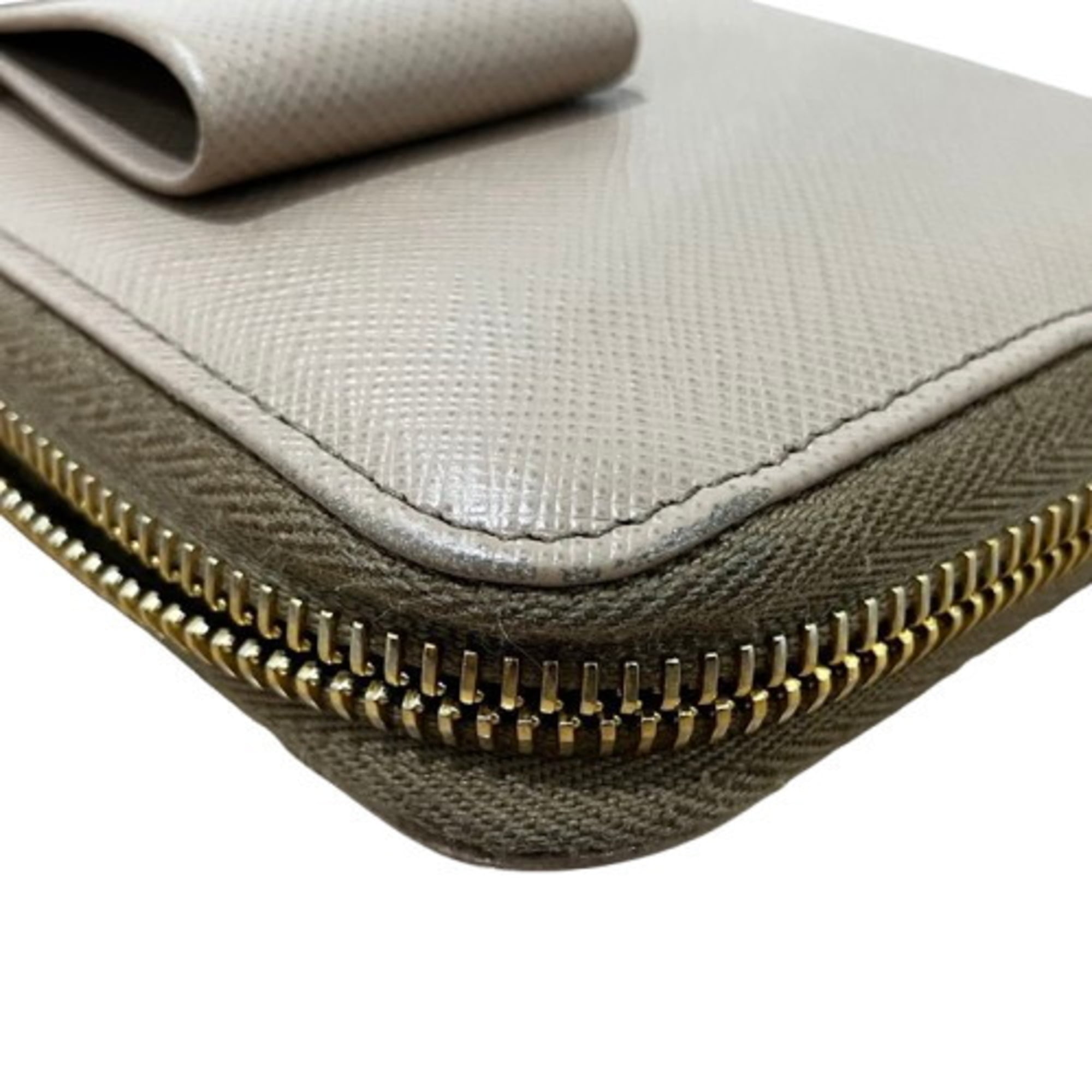 Prada Pink Beige Leather Long Wallet (Bi-Fold) (Pre-Owned)