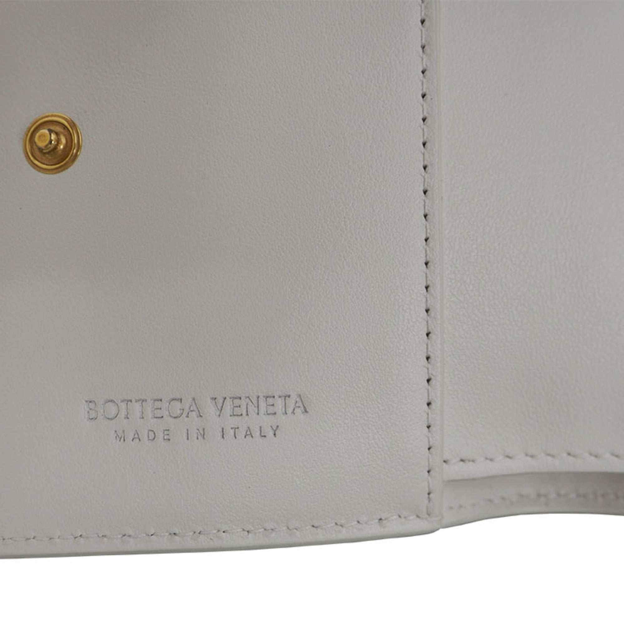 Bottega Veneta White Leather Wallet (Bi-Fold) (Pre-Owned)