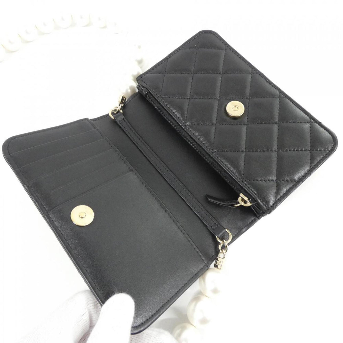 Chanel Black Artificial Pearl Leather Chain/Shoulder Wallet (Pre-Owned)