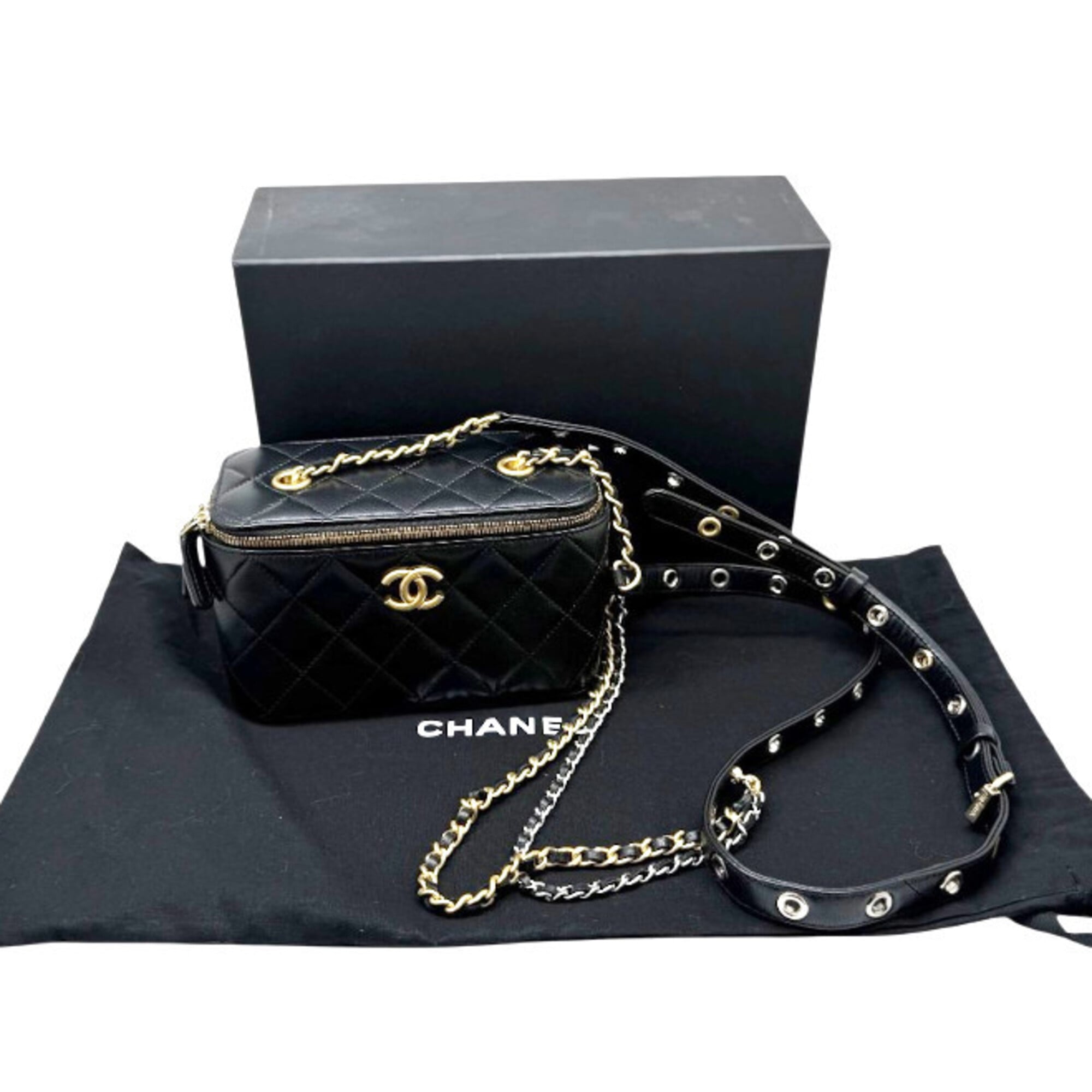 Chanel Black Leather Shoulder Bag (Pre-Owned)