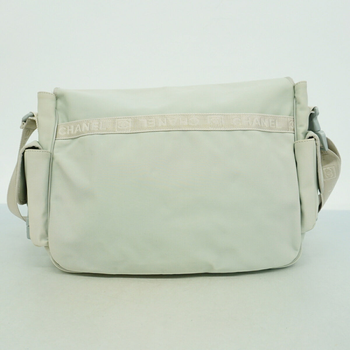 Chanel Gray Nylon Shoulder Bag (Pre-Owned)