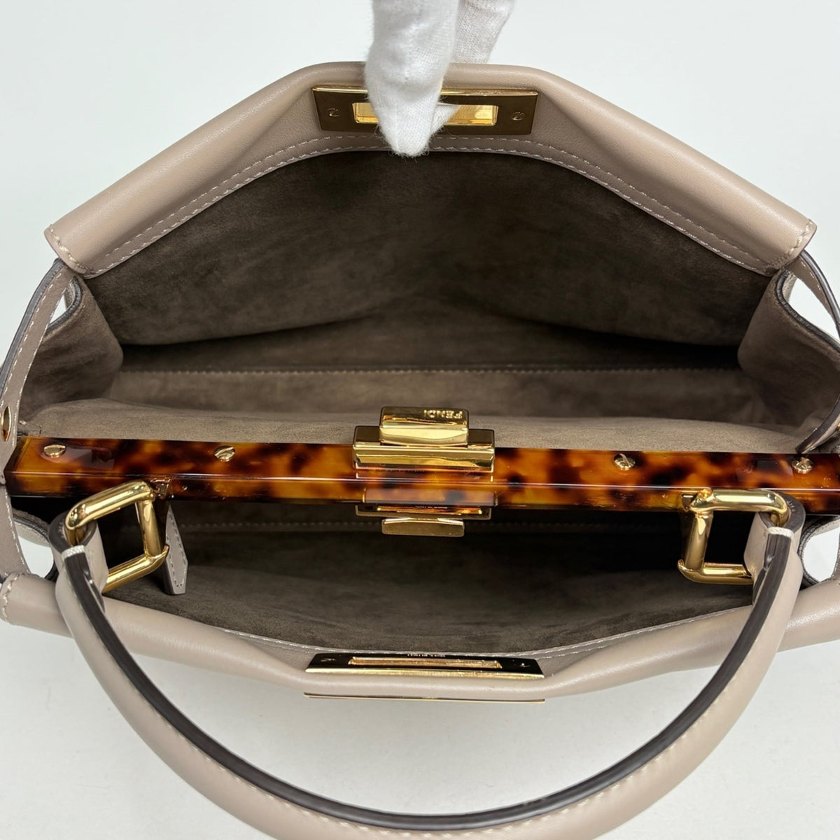 Fendi Beige Leather Handbag (Pre-Owned)