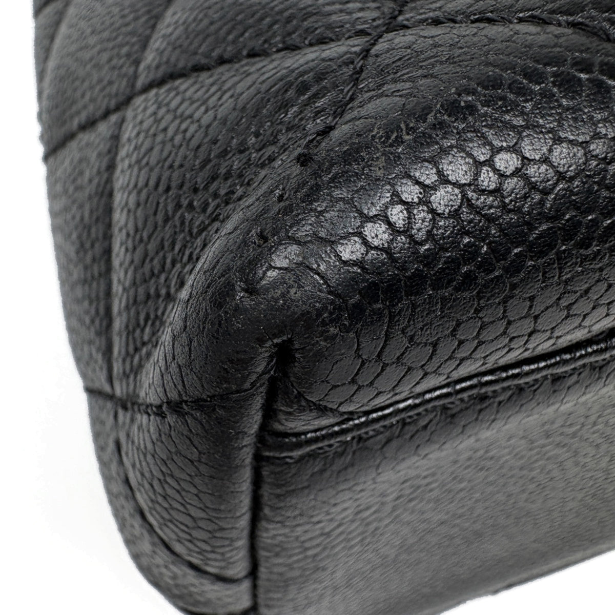 Chanel Matelasse Black Grained Calfskin Handbag (Pre-Owned)