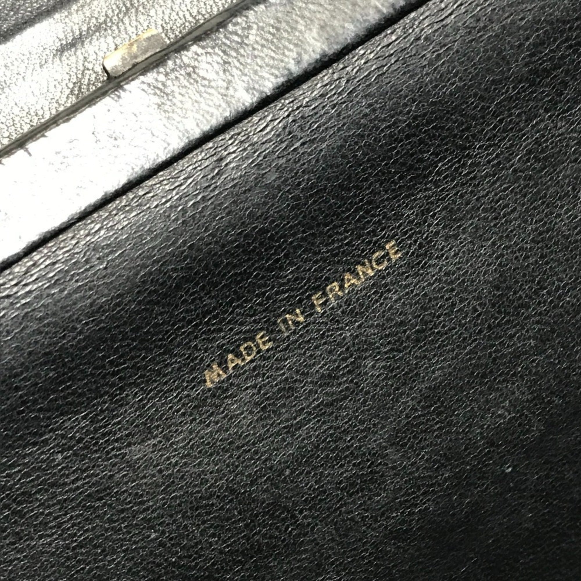 Chanel Matelasse Black Leather Shoulder Bag (Pre-Owned)