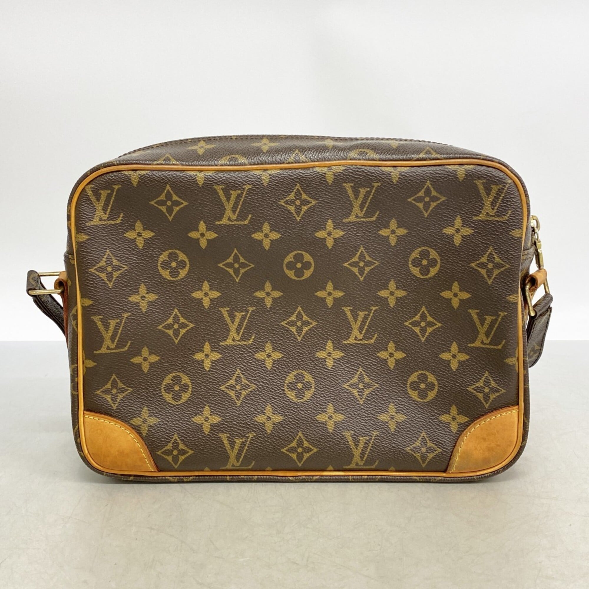 Louis Vuitton Brown Shoulder Bag (Pre-Owned)