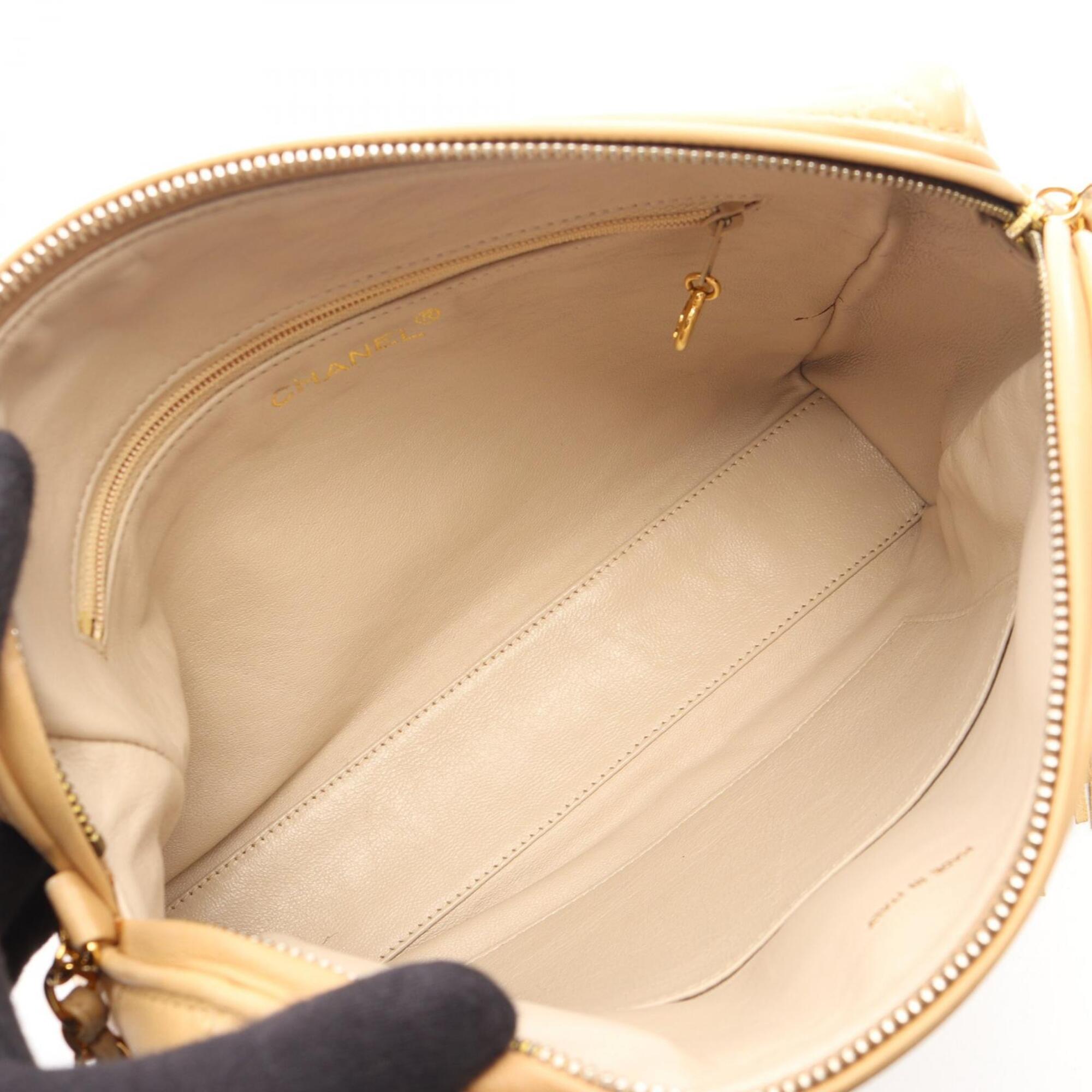 Chanel Beige Leather Handbag Shoulder Bag (Pre-Owned)