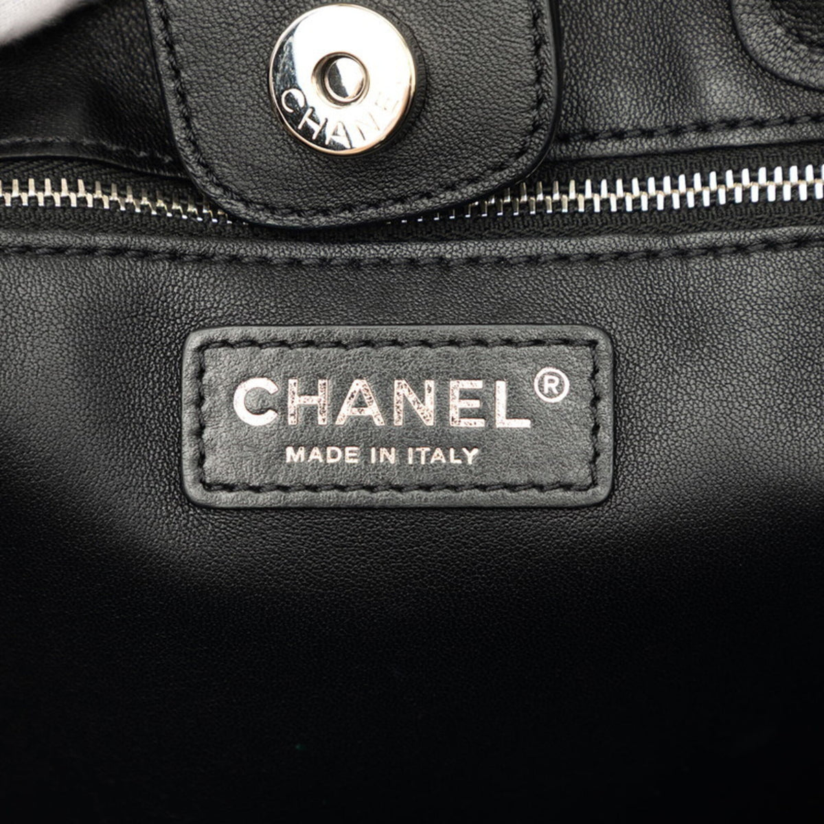 Chanel Wild Stitch Black Leather Shoulder Bag Tote Bag (Pre-Owned)