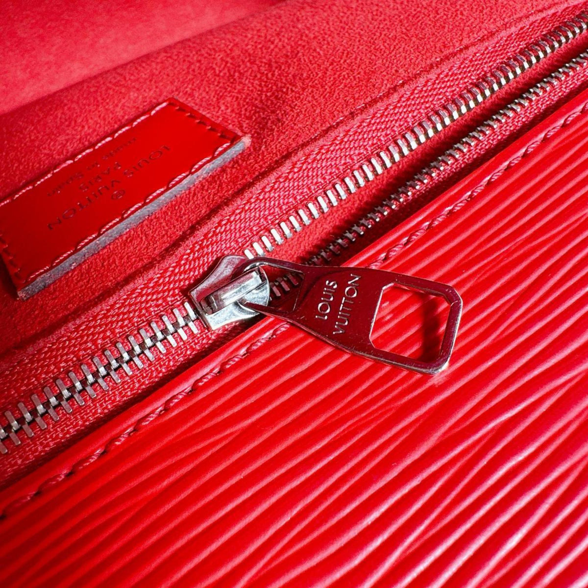 Louis Vuitton Red Color Epi Leather Handbag (Pre-Owned)