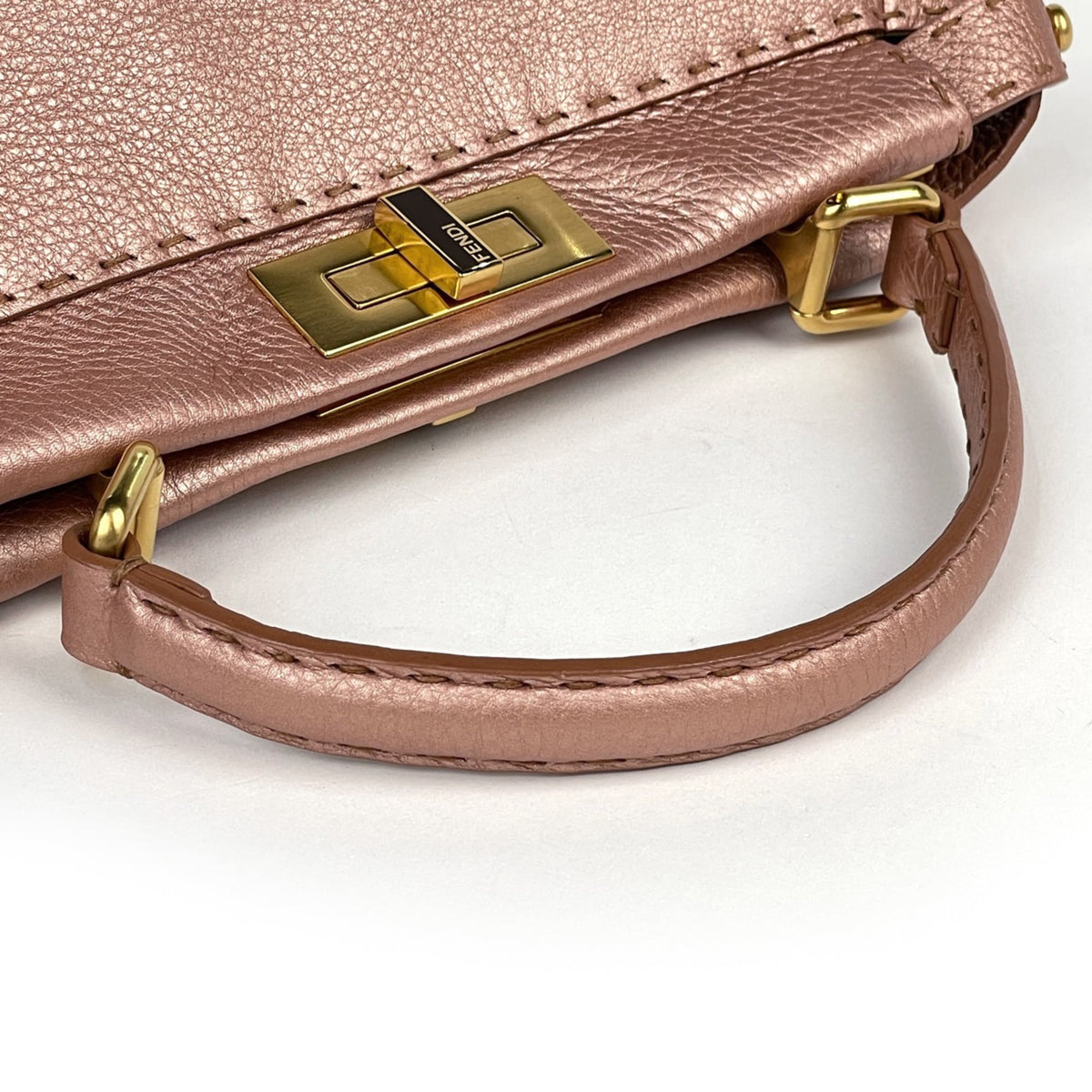 Fendi Salmon Pink Leather Handbag (Pre-Owned)