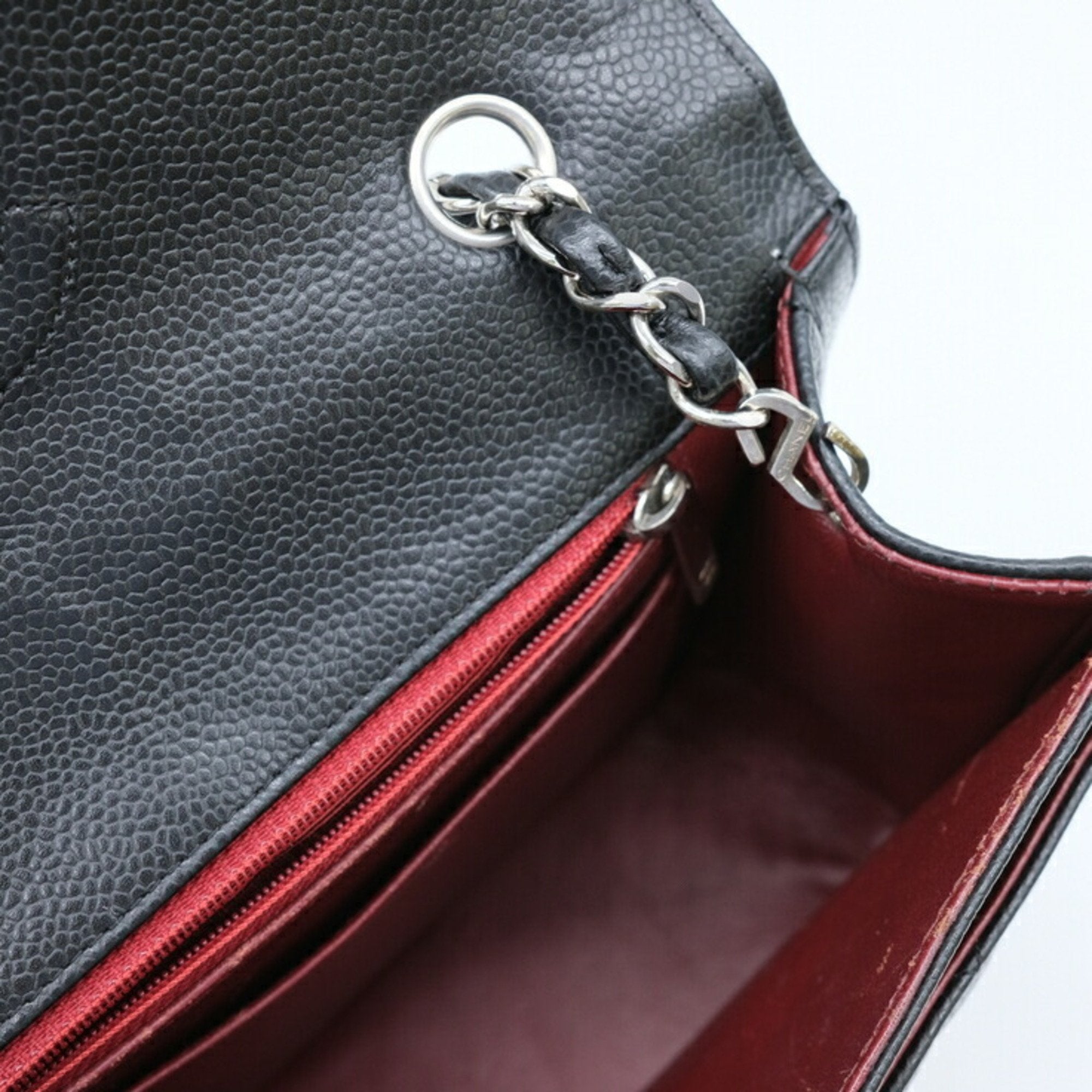 Chanel Black Caviar Leather Shoulder Bag (Pre-Owned)