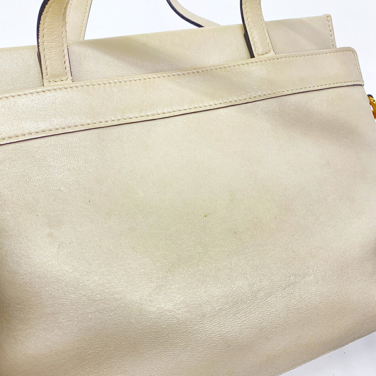 Gucci Ivory Leather Handbag (Pre-Owned)