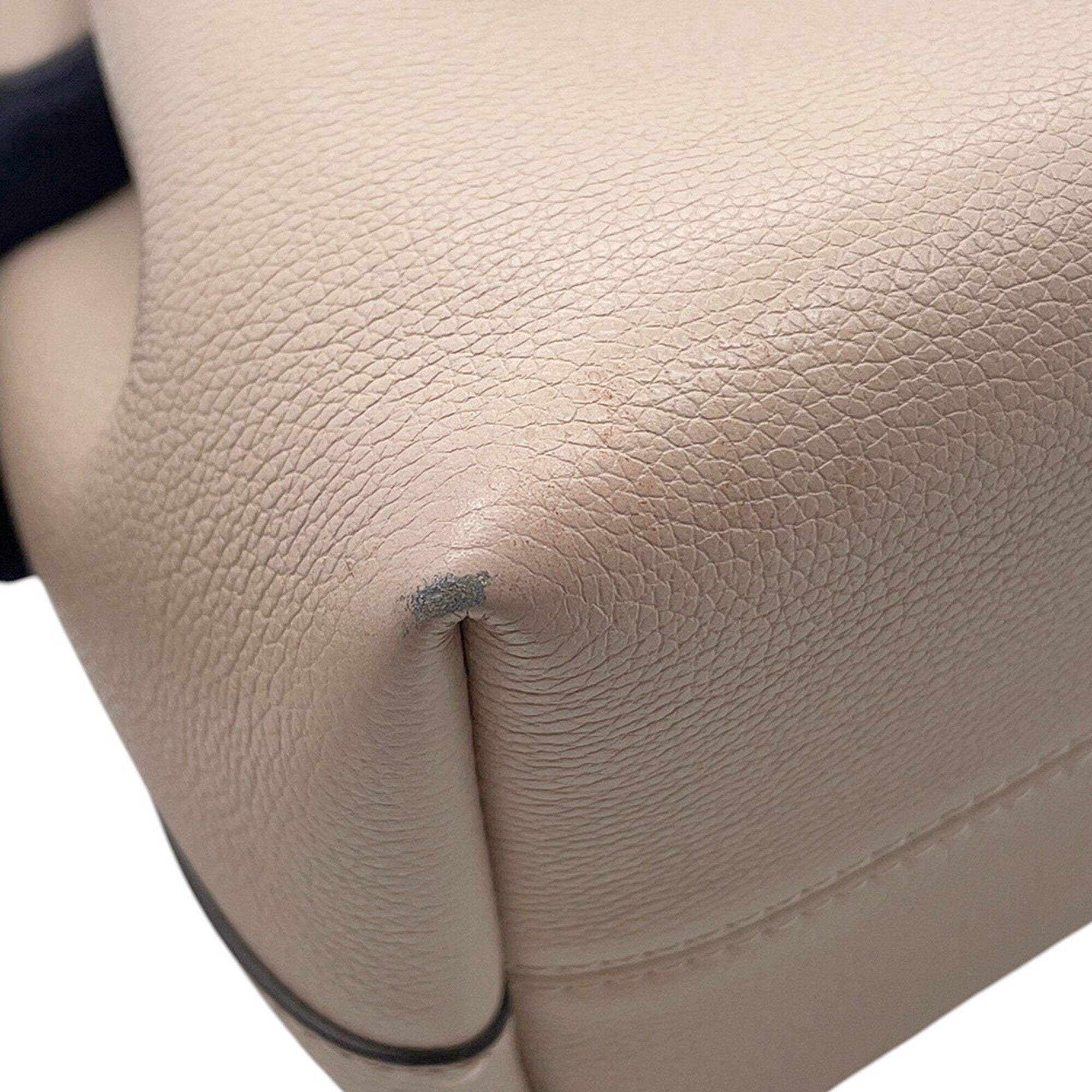 Louis Vuitton Beige Leather Handbag Shoulder Bag (Pre-Owned)