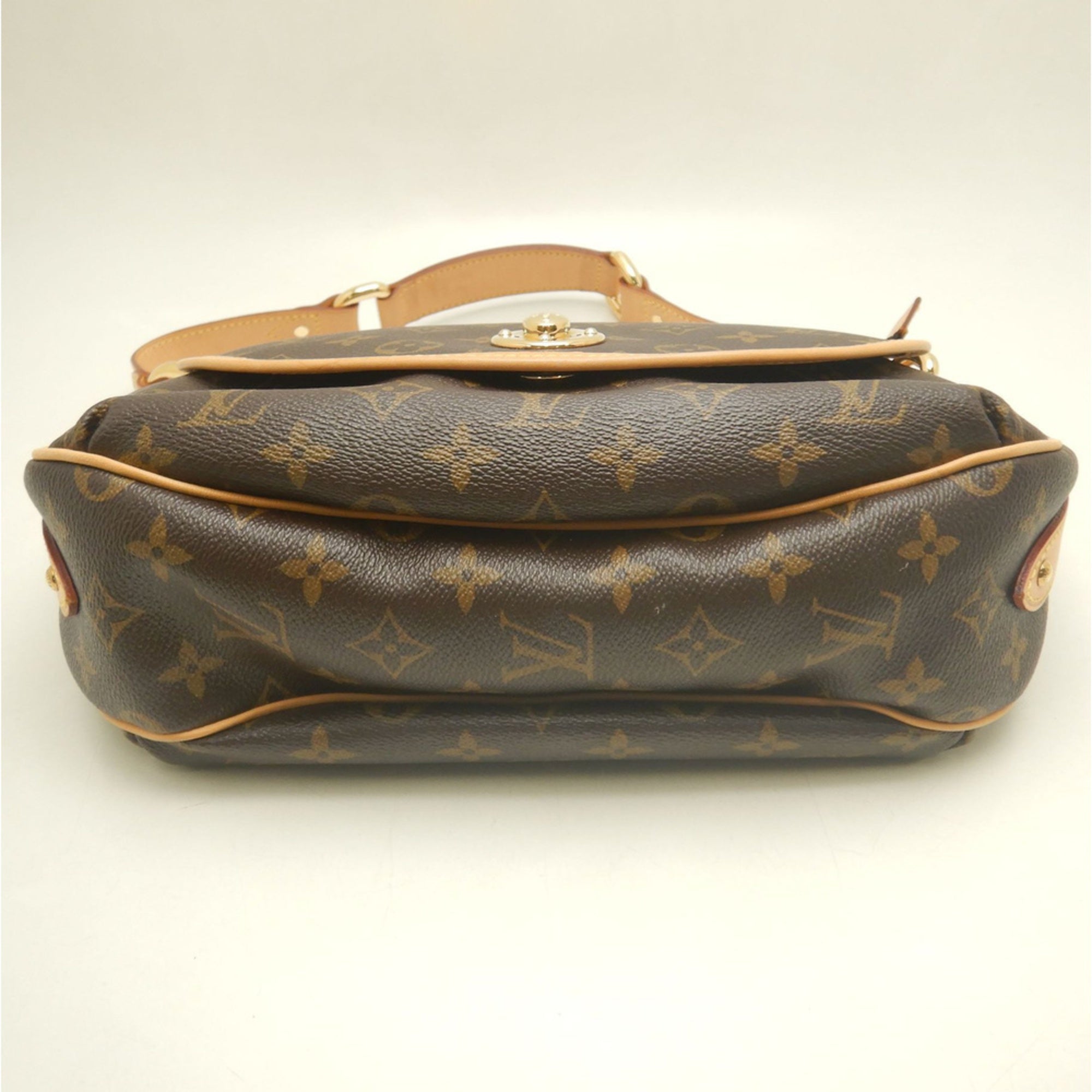 Louis Vuitton Brown Monogram Monogram Shoulder Bag (Pre-Owned)