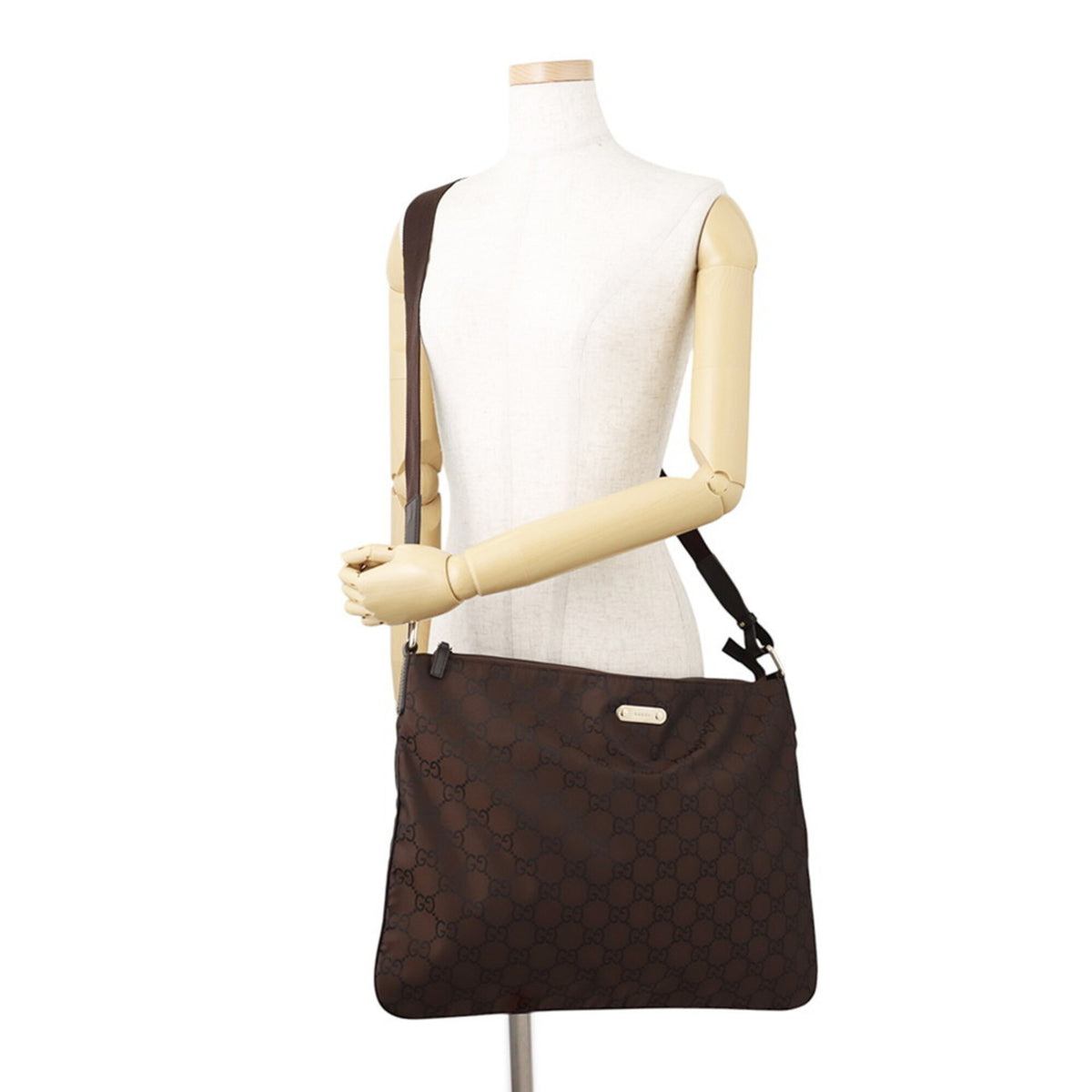 Gucci Brown Nylon Handbag Shoulder Bag (Pre-Owned)