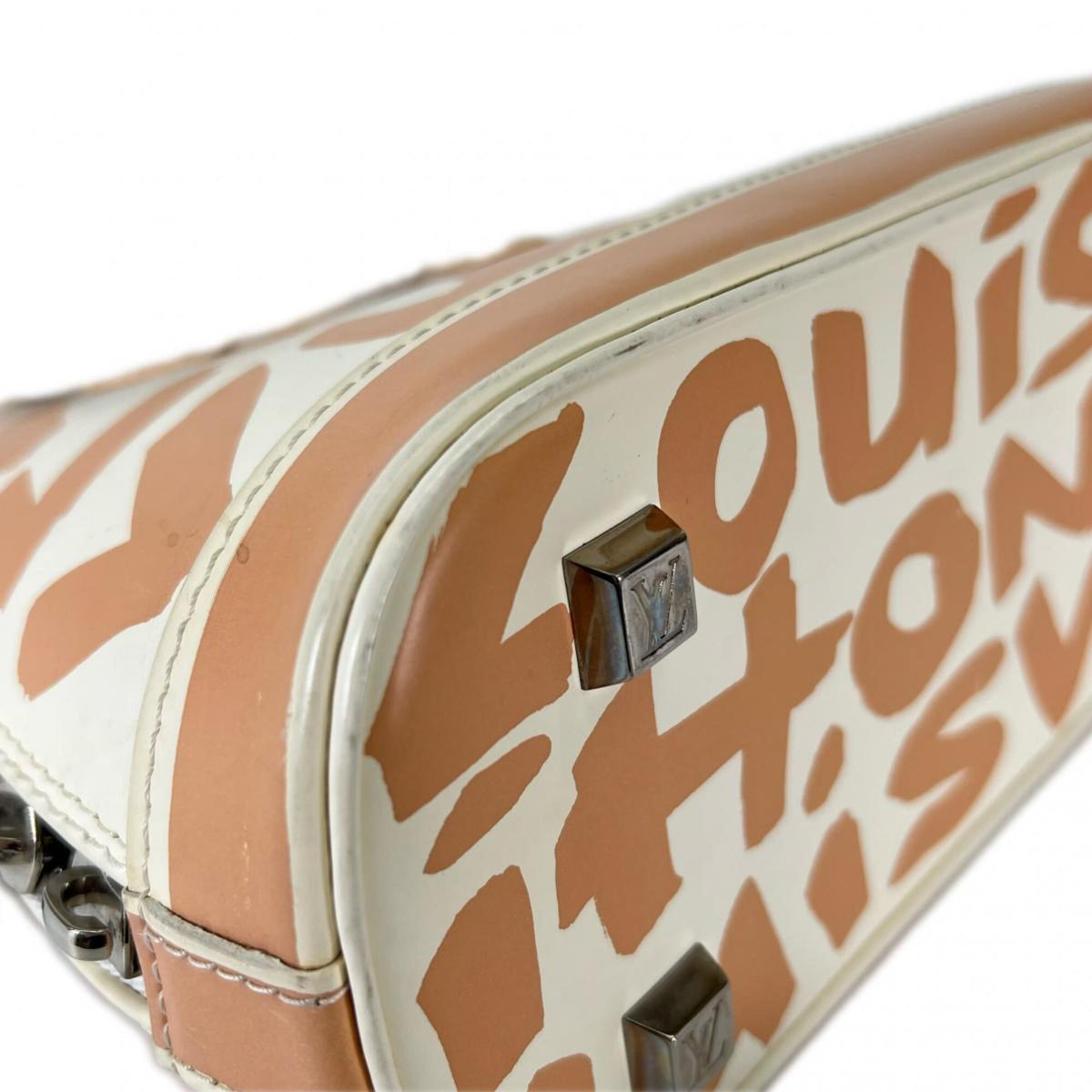 Louis Vuitton Beige Leather Handbag (Pre-Owned)
