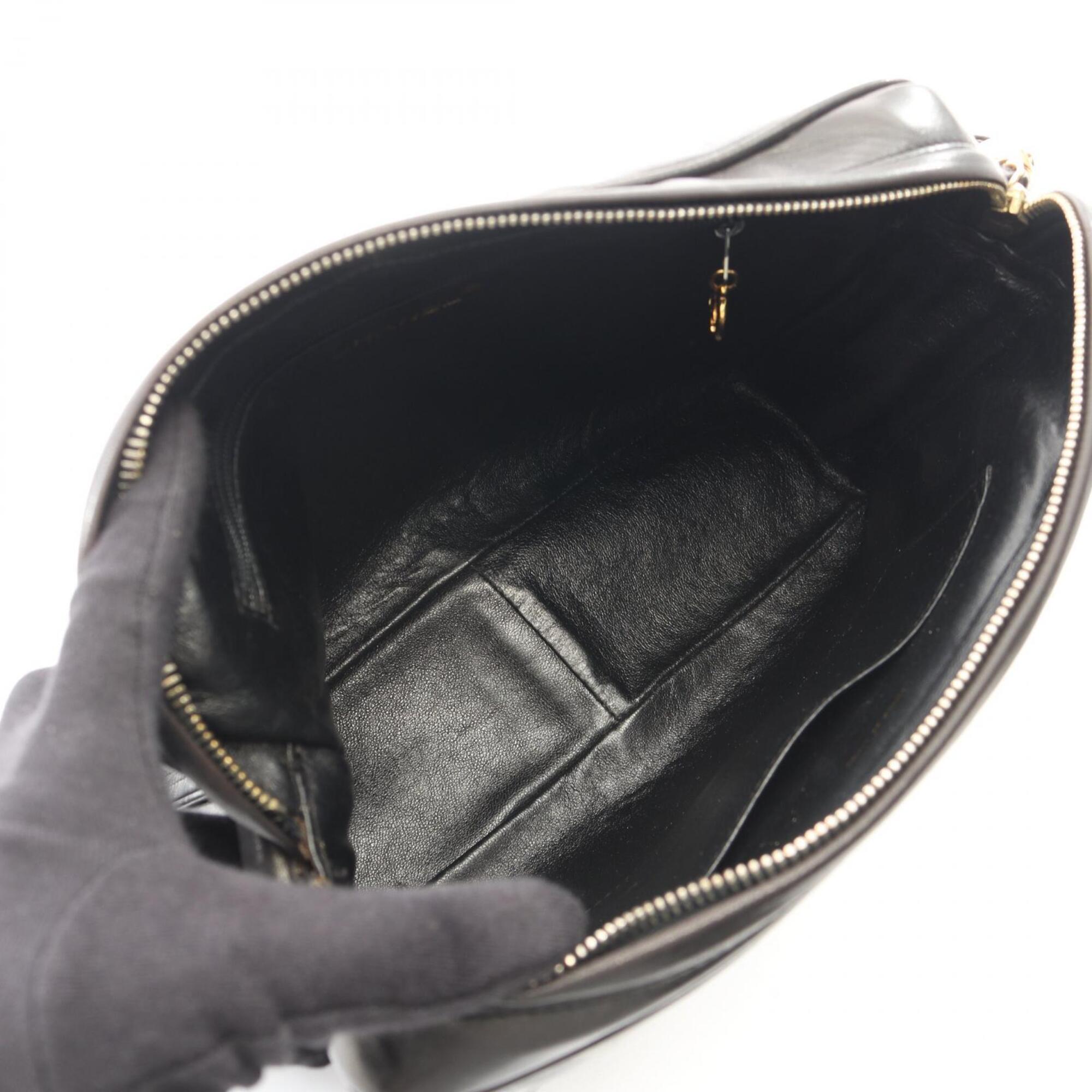 Chanel Black Leather Shoulder Bag (Pre-Owned)