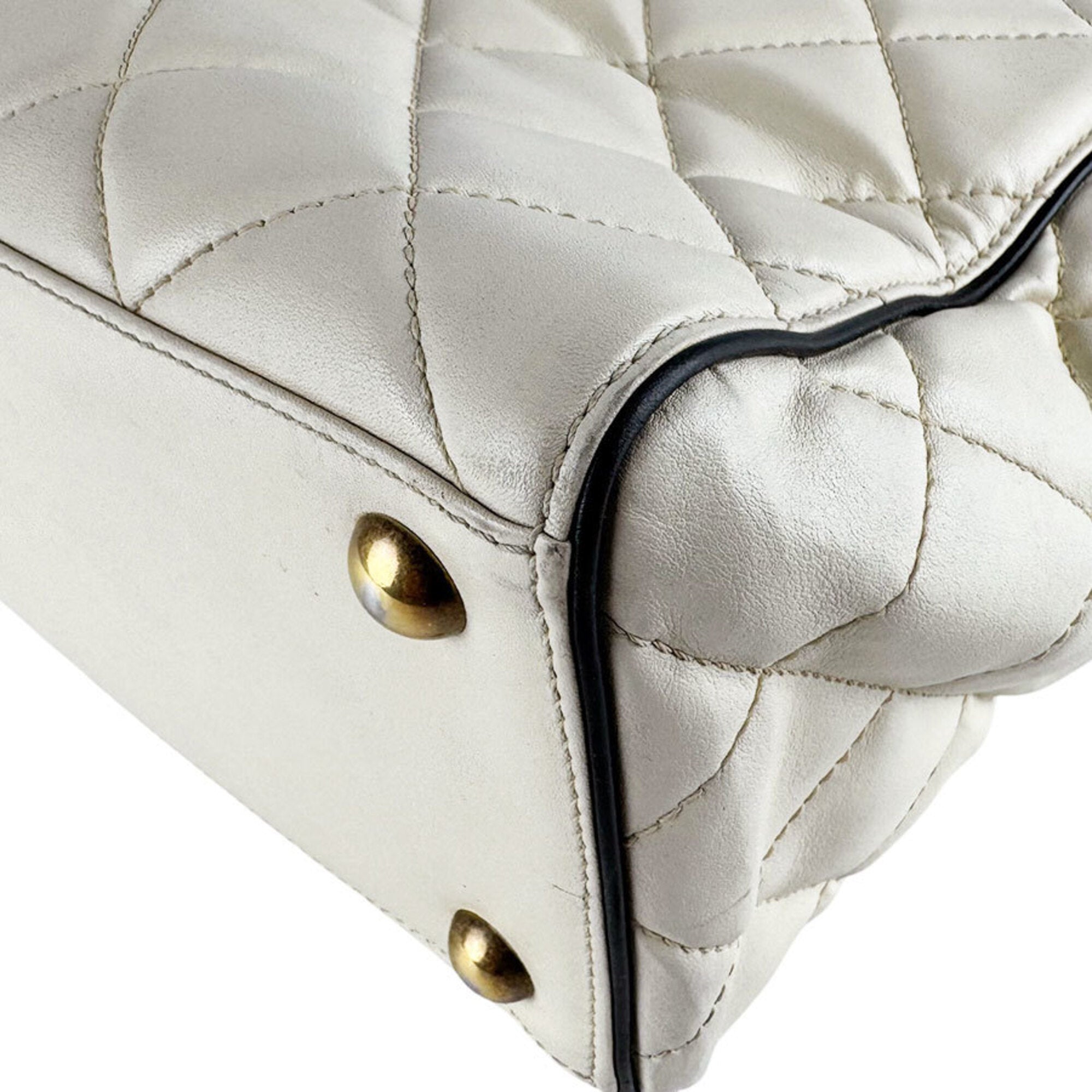 Chanel Black Off-White Leather Handbag Shoulder Bag (Pre-Owned)