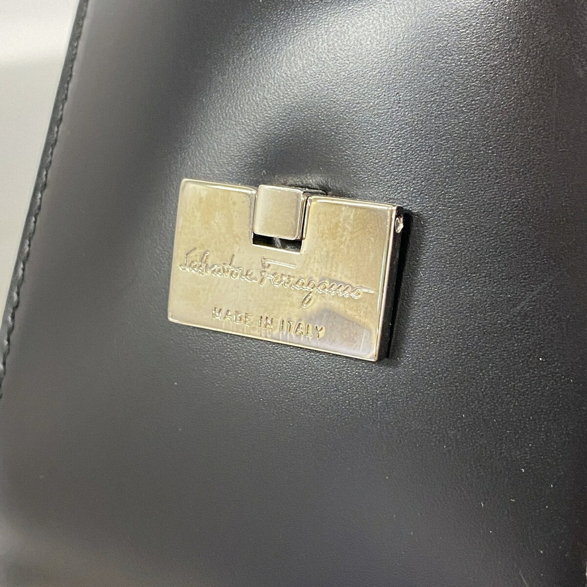 Salvatore Ferragamo Black Leather Tote Bag (Pre-Owned)