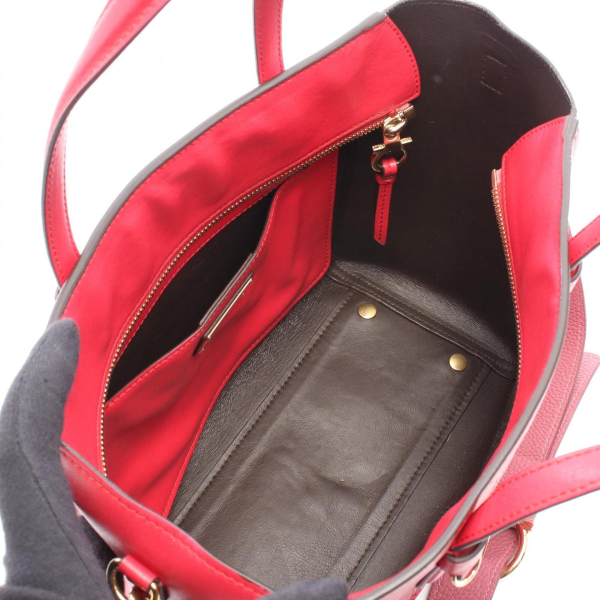 Salvatore Ferragamo Red Color Leather Handbag (Pre-Owned)