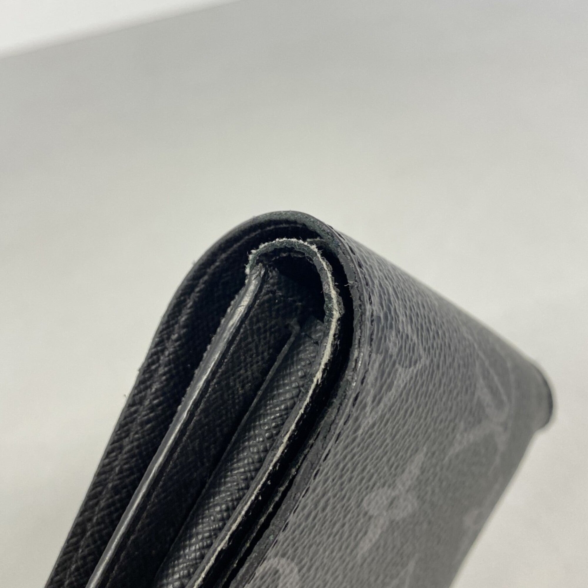 Louis Vuitton Black Wallet (Bi-Fold) (Pre-Owned)