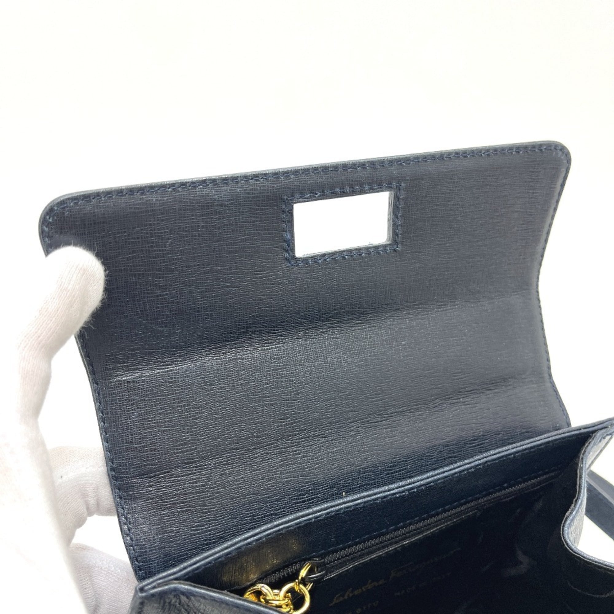 Salvatore Ferragamo Navy Leather Handbag Shoulder Bag (Pre-Owned)