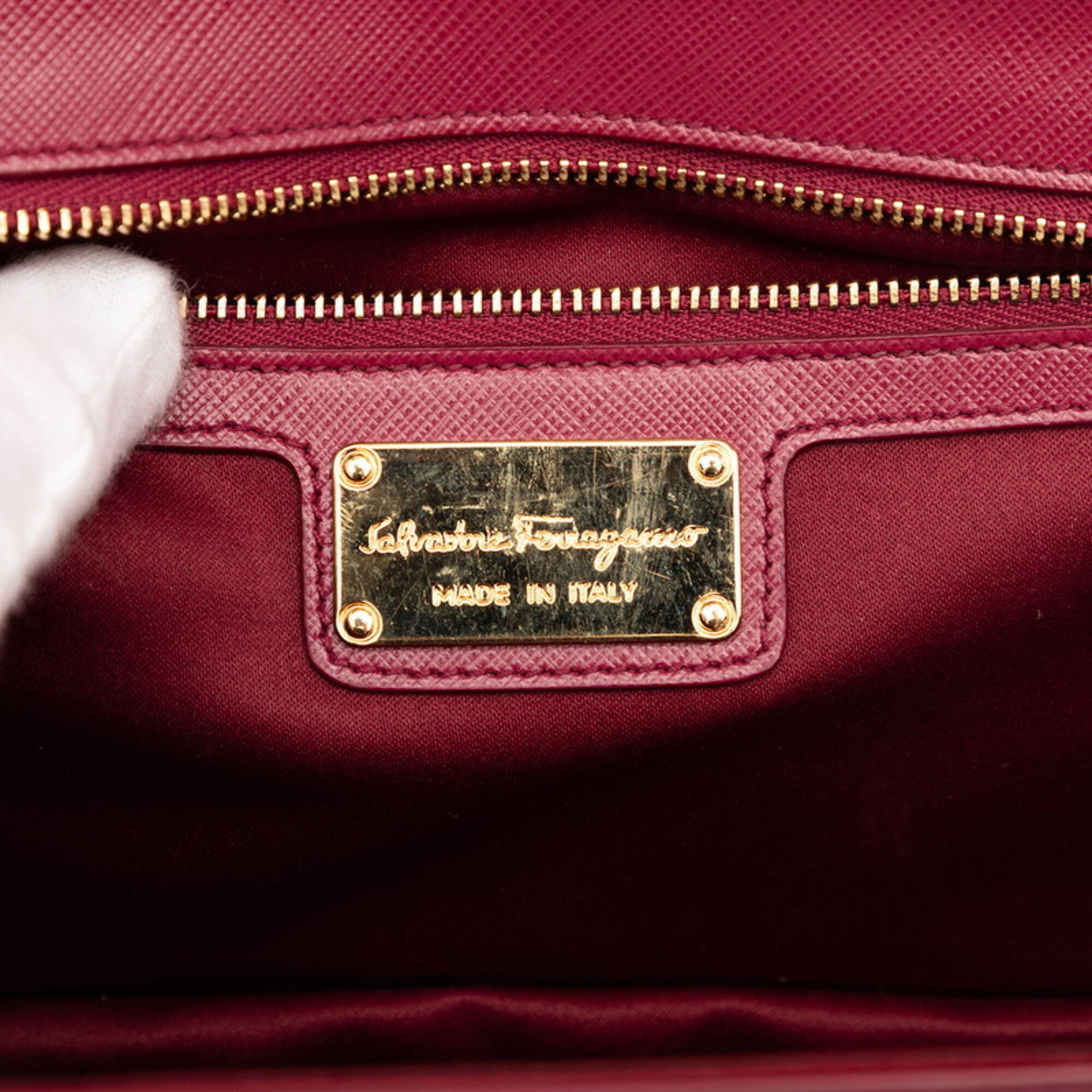 Salvatore Ferragamo Pink Leather Shoulder Bag (Pre-Owned)