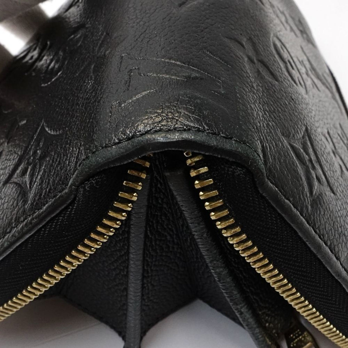 Louis Vuitton Black Leather Long Wallet (Bi-Fold) (Pre-Owned)