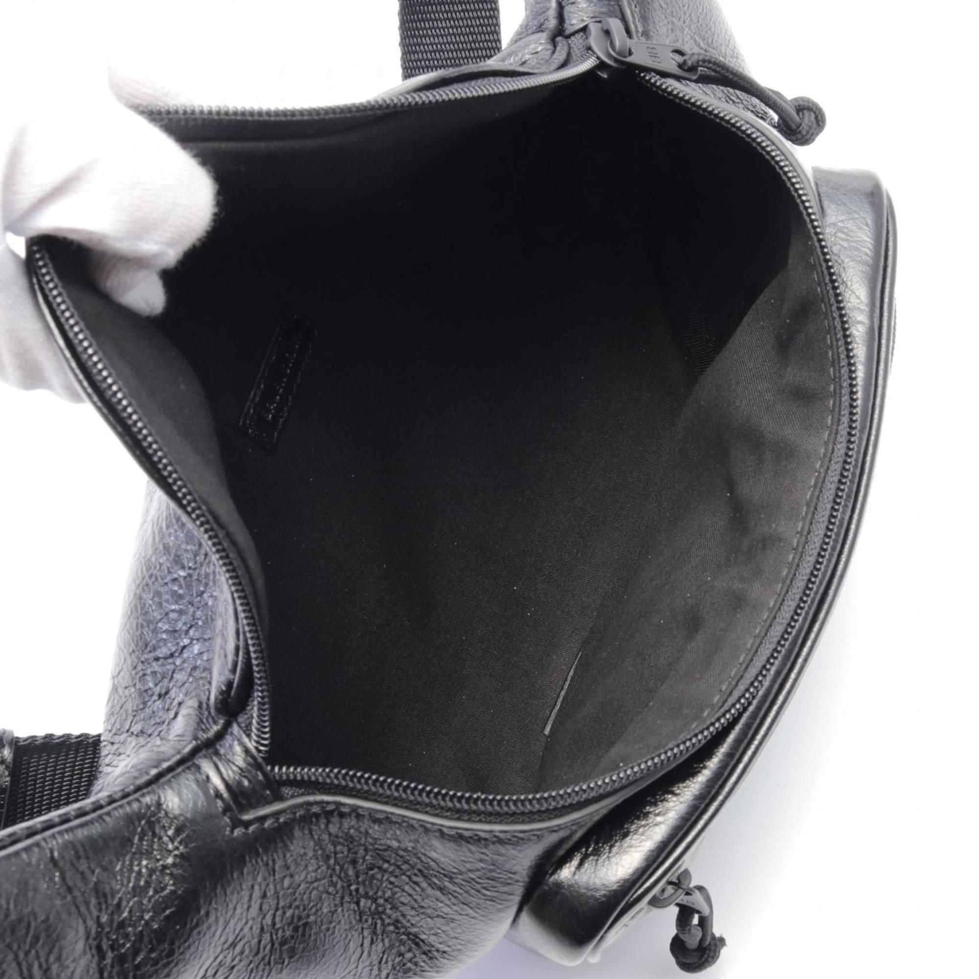 Balenciaga Black Leather Fanny Pack (Pre-Owned)