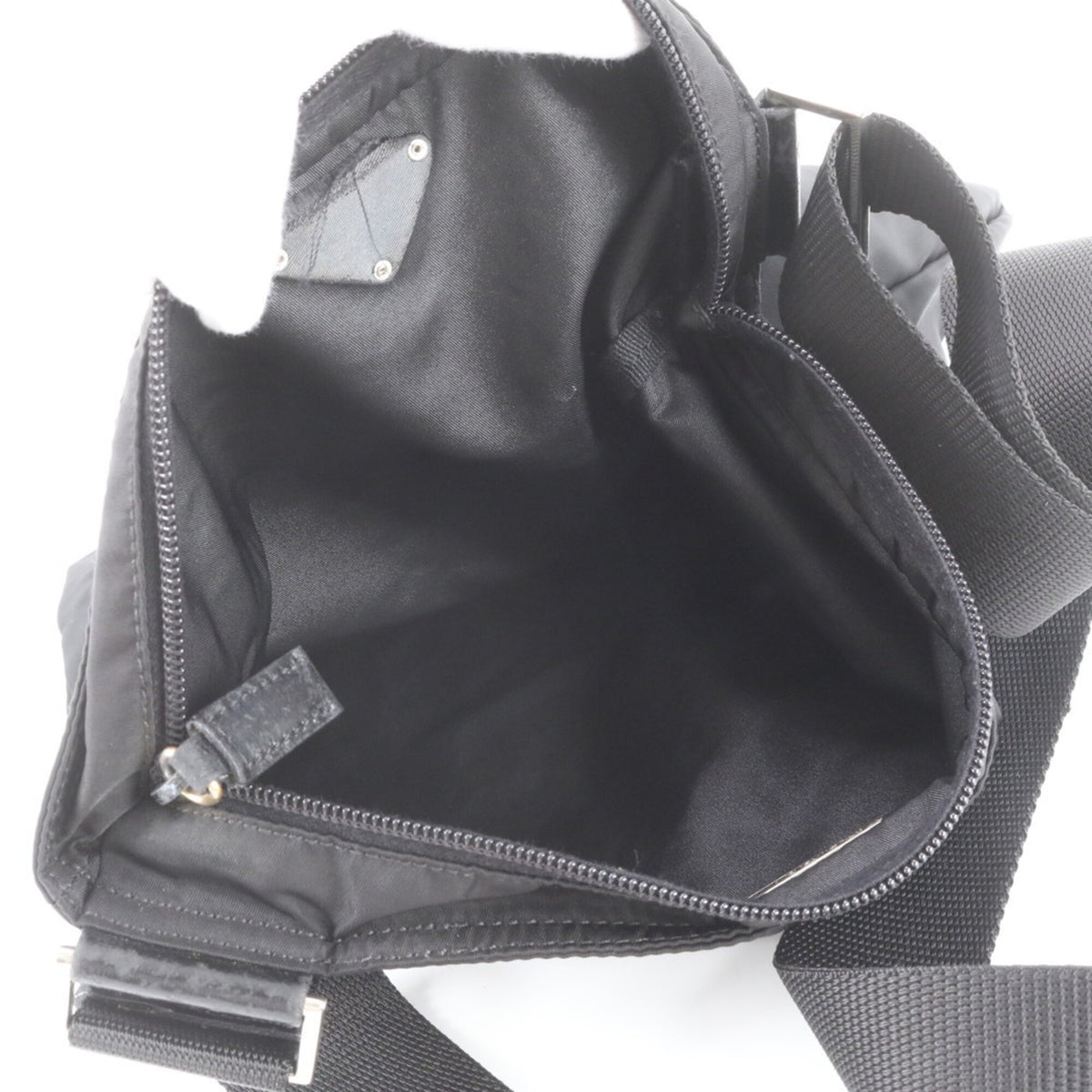 Prada Black Leather Nylon Messenger Bag Shoulder Bag (Pre-Owned)