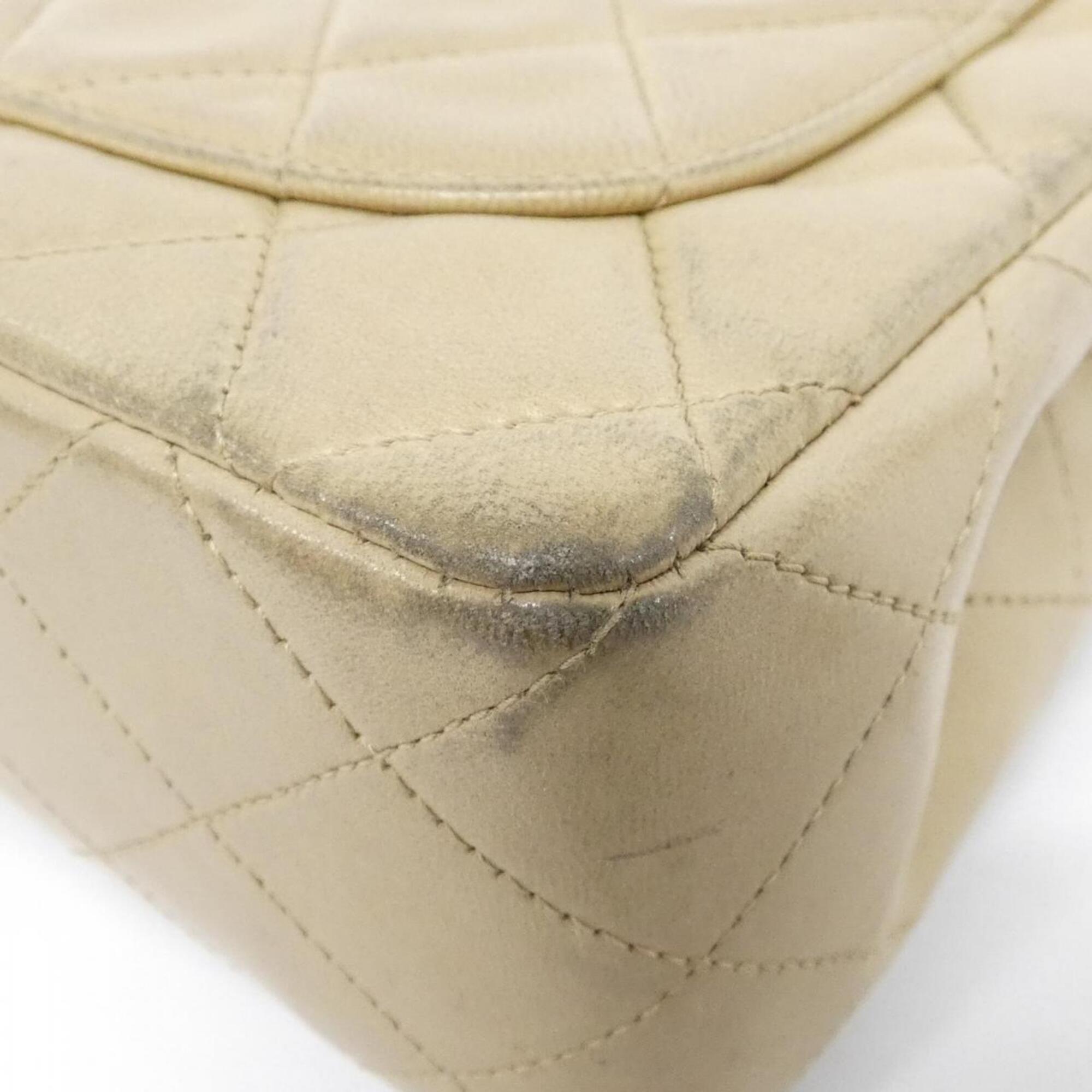 Chanel Beige Leather Shoulder Bag (Pre-Owned)