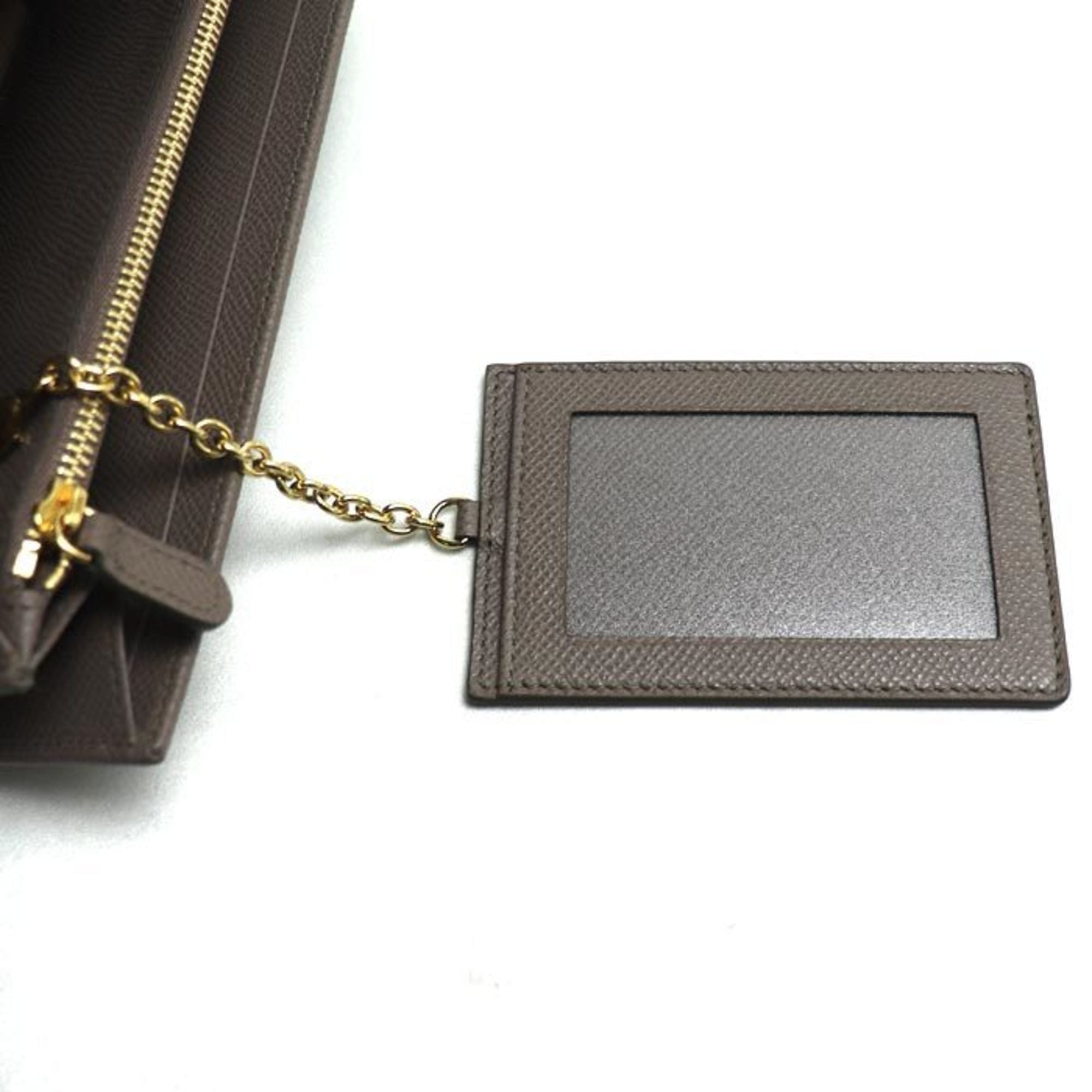Salvatore Ferragamo Gray Leather Coin Purse/Coin Case (Pre-Owned)