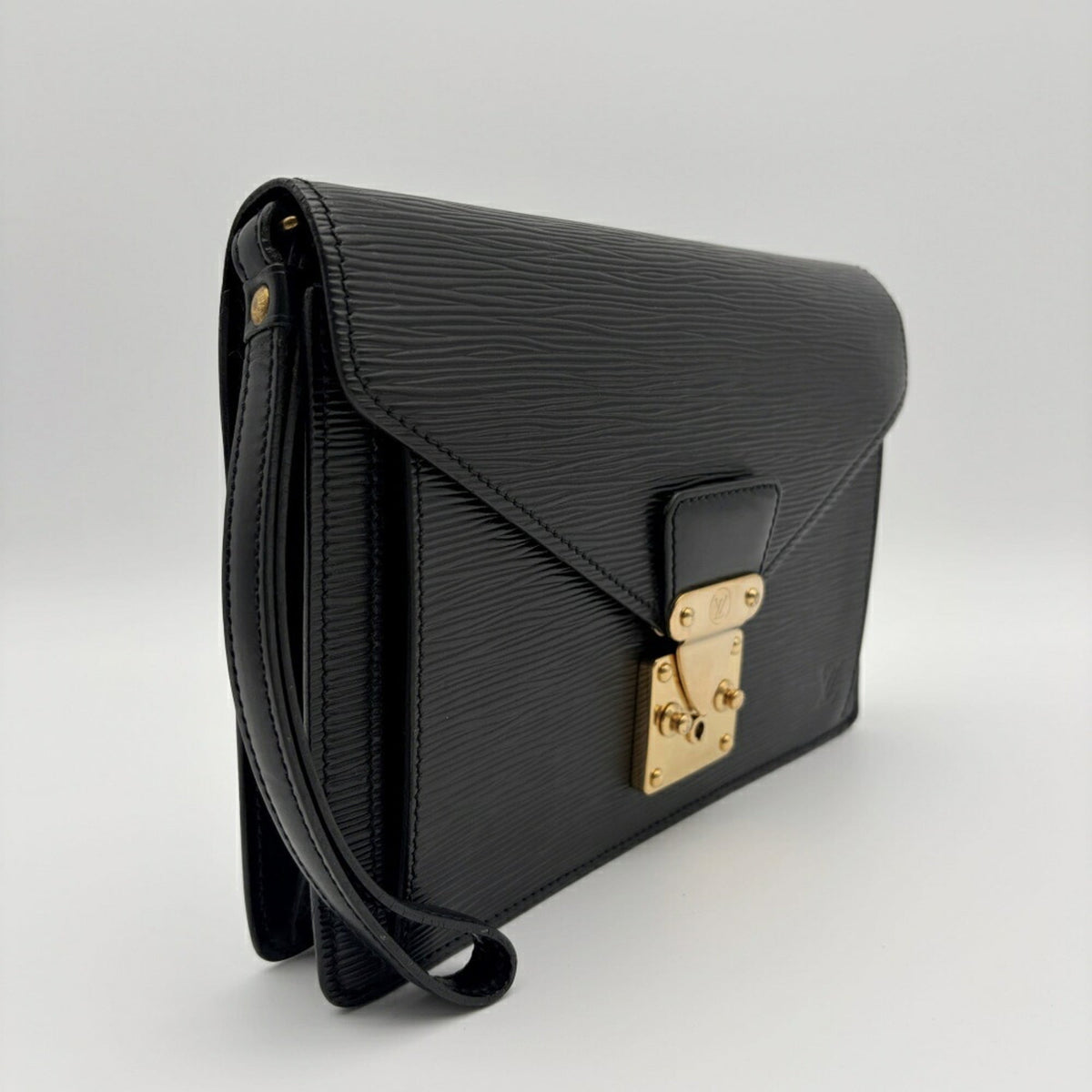 Louis Vuitton Noir Epi Leather Clutch Bag Pochette (Pre-Owned)