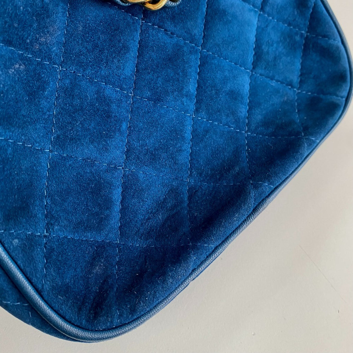 Chanel Blue Leather Handbag (Pre-Owned)