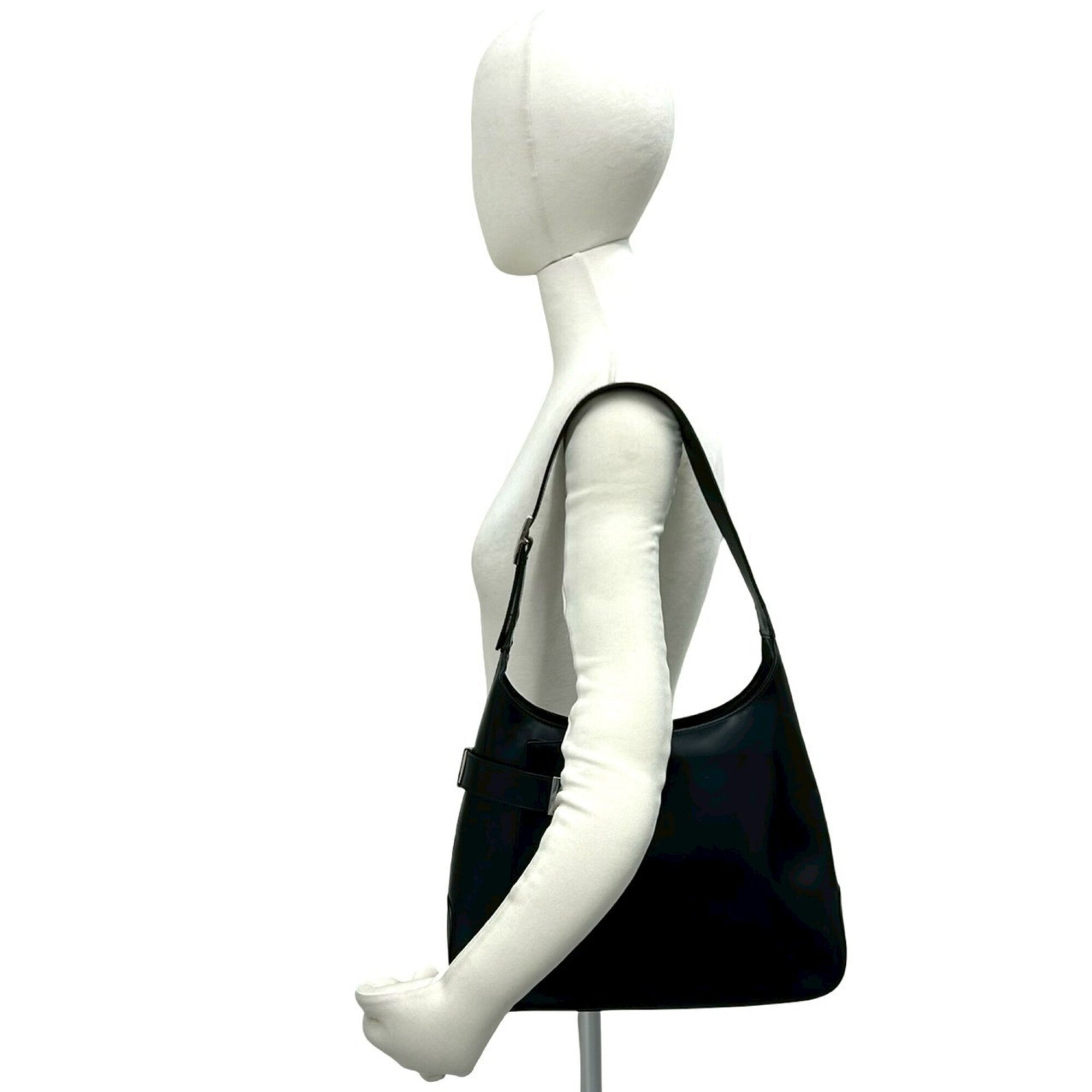 Salvatore Ferragamo Black Leather Shoulder Bag (Pre-Owned)
