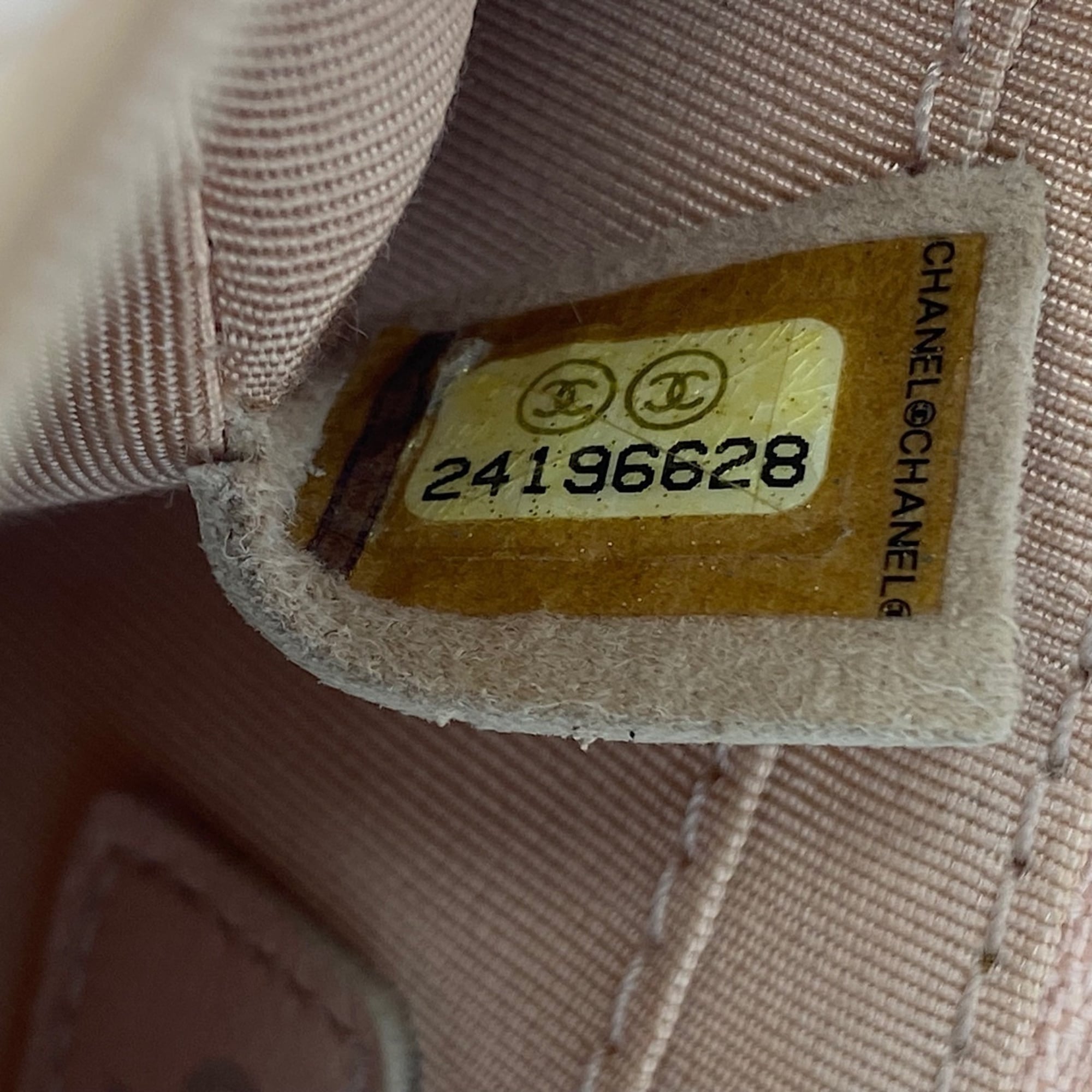 Chanel Beige Shoulder Bag (Pre-Owned)