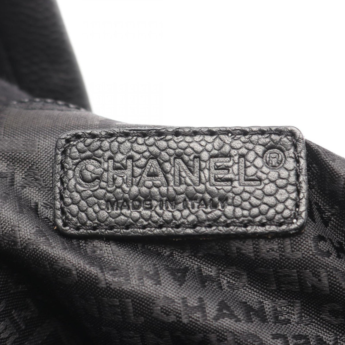 Chanel Black Leather Handbag (Pre-Owned)