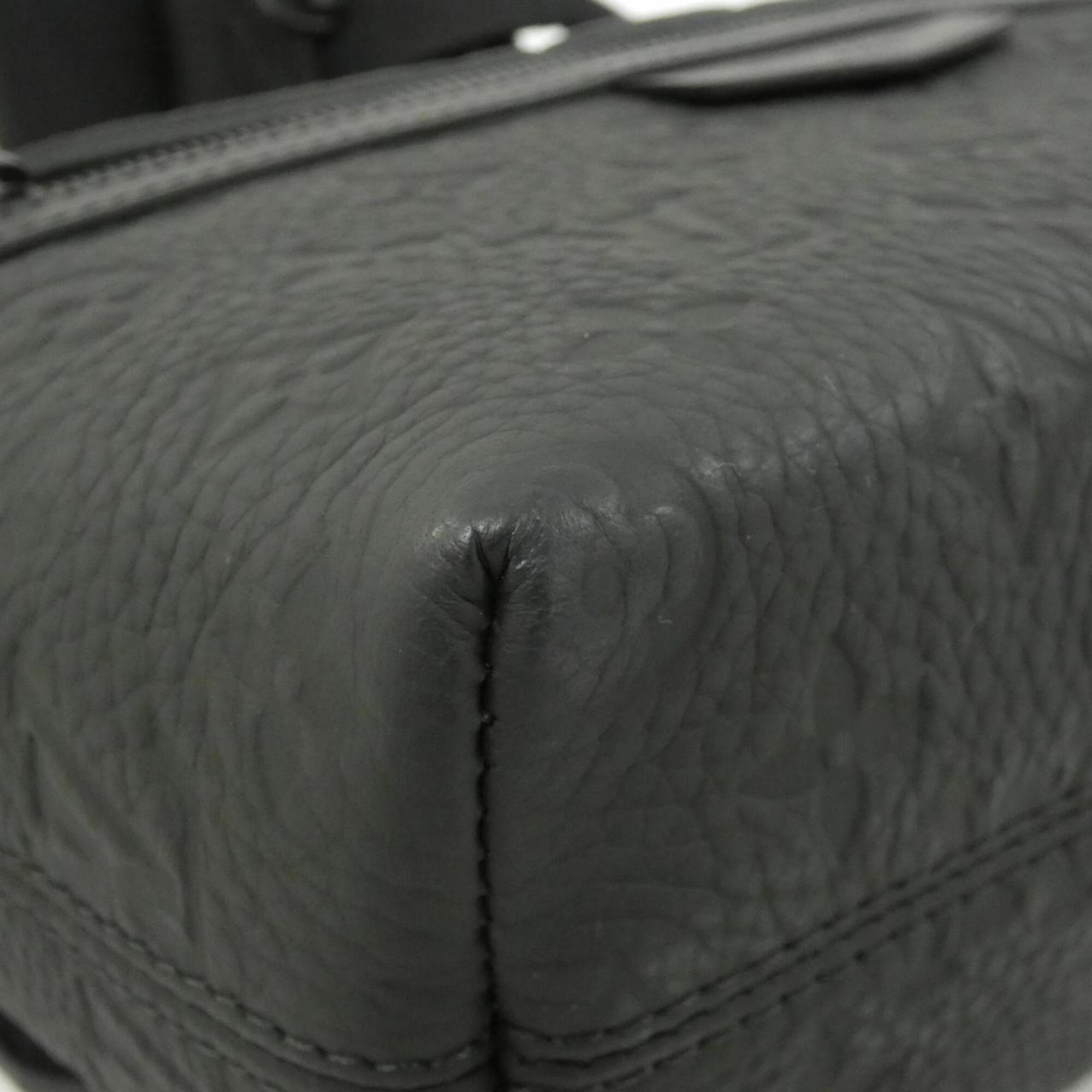 Louis Vuitton Black Leather Shoulder Bag (Pre-Owned)