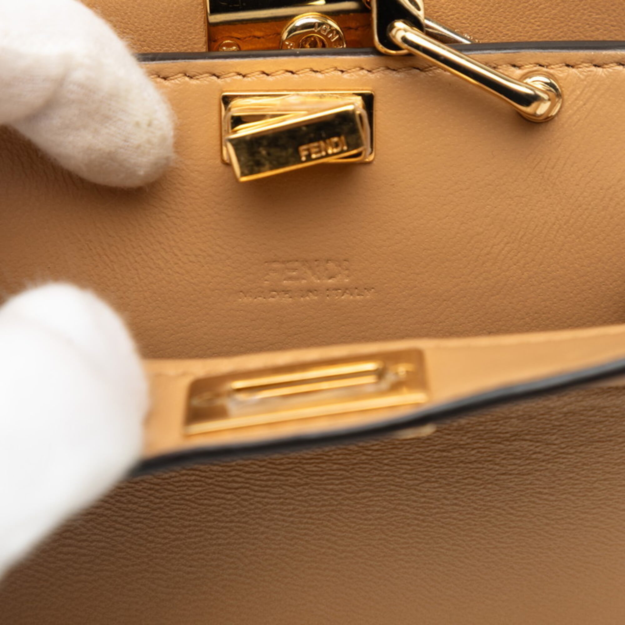 Fendi Peekaboo Beige Handbag Shoulder Bag (Pre-Owned)