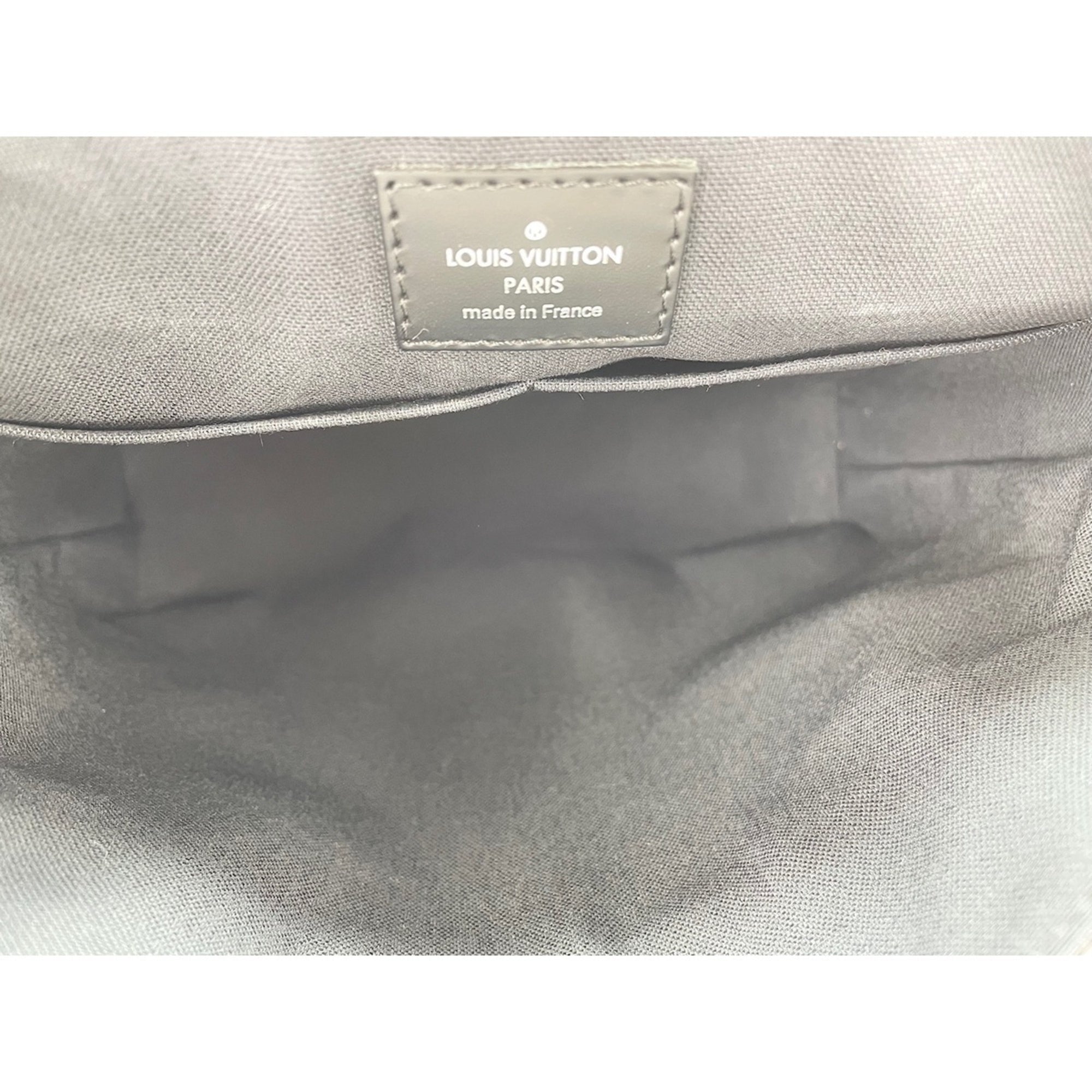 Louis Vuitton Black Shoulder Bag (Pre-Owned)
